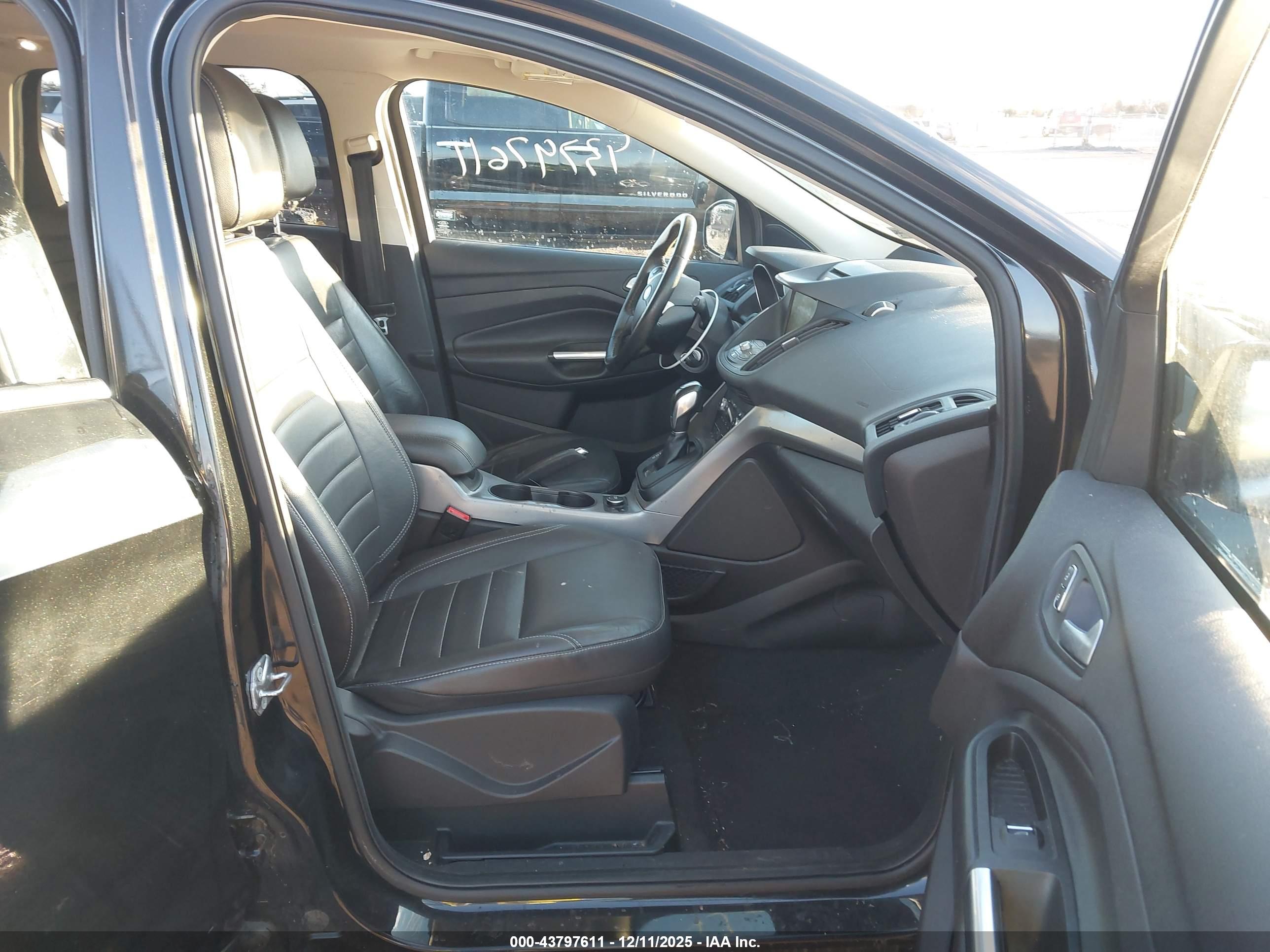 FORD ESCAPE image 5