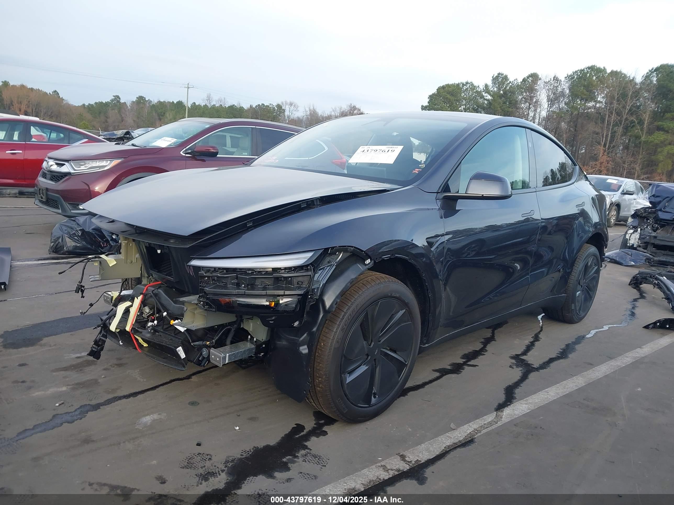 TESLA MODEL image 2