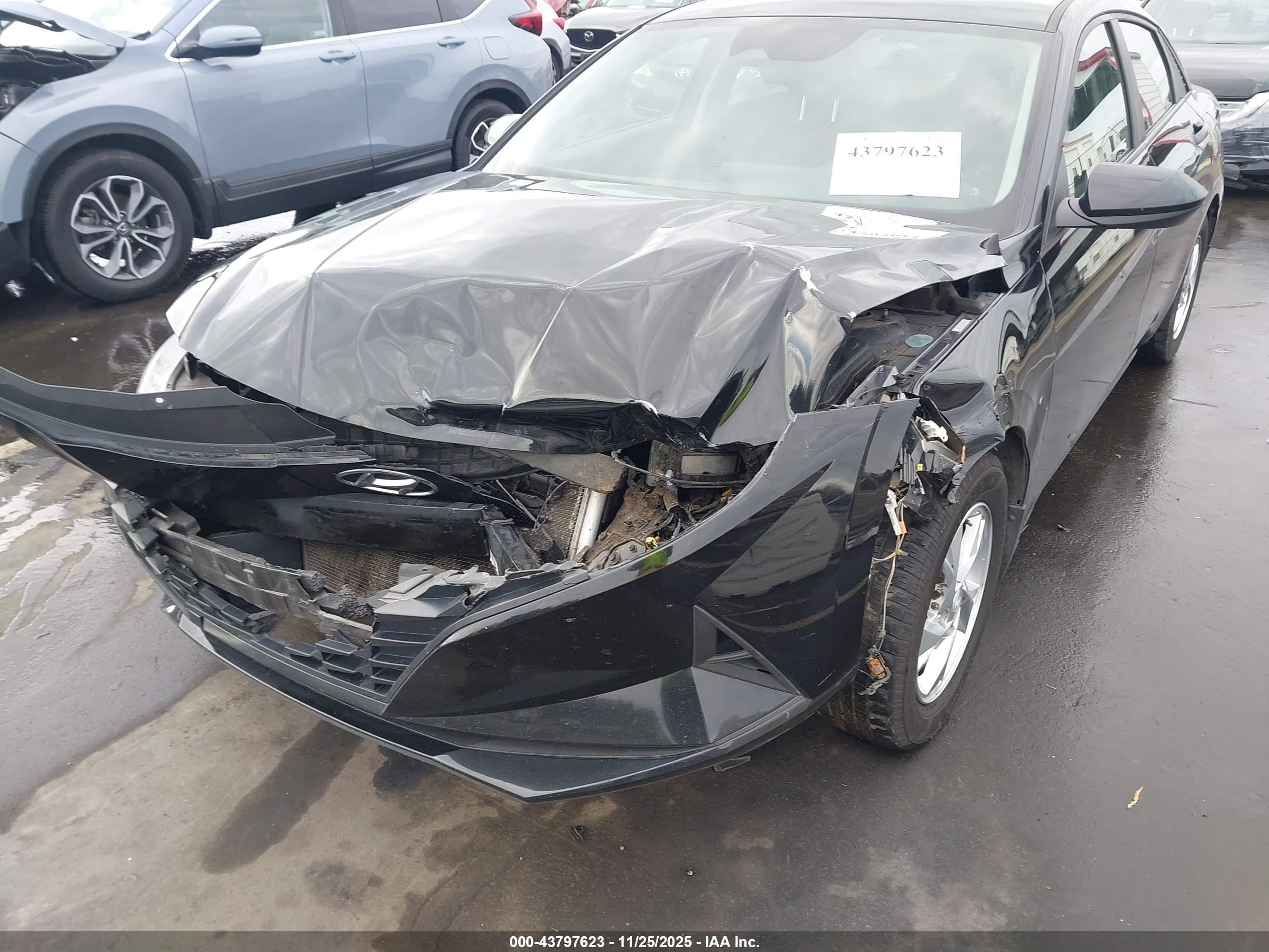 HYUNDAI ELANTRA image 6