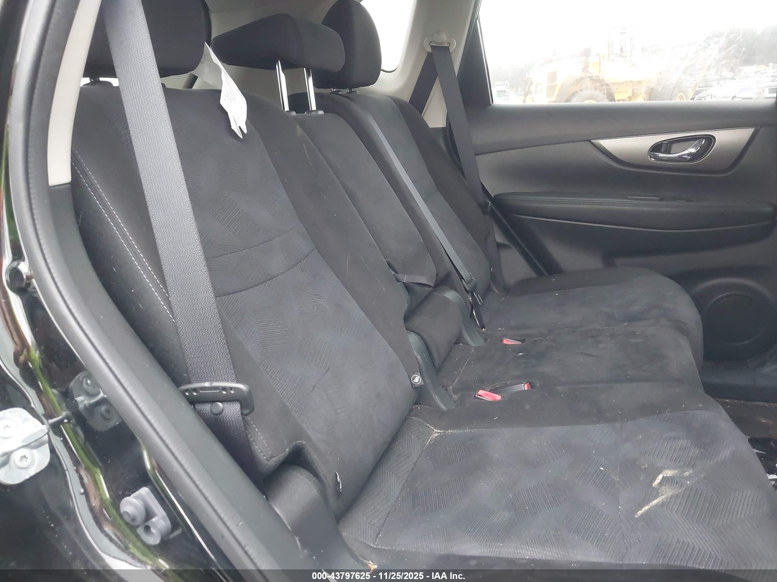 NISSAN ROGUE image 8