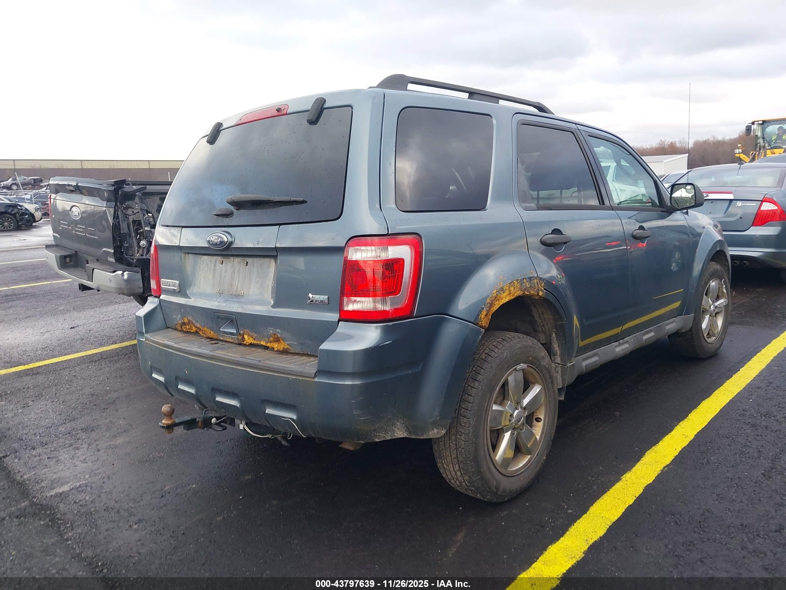 FORD ESCAPE image 4
