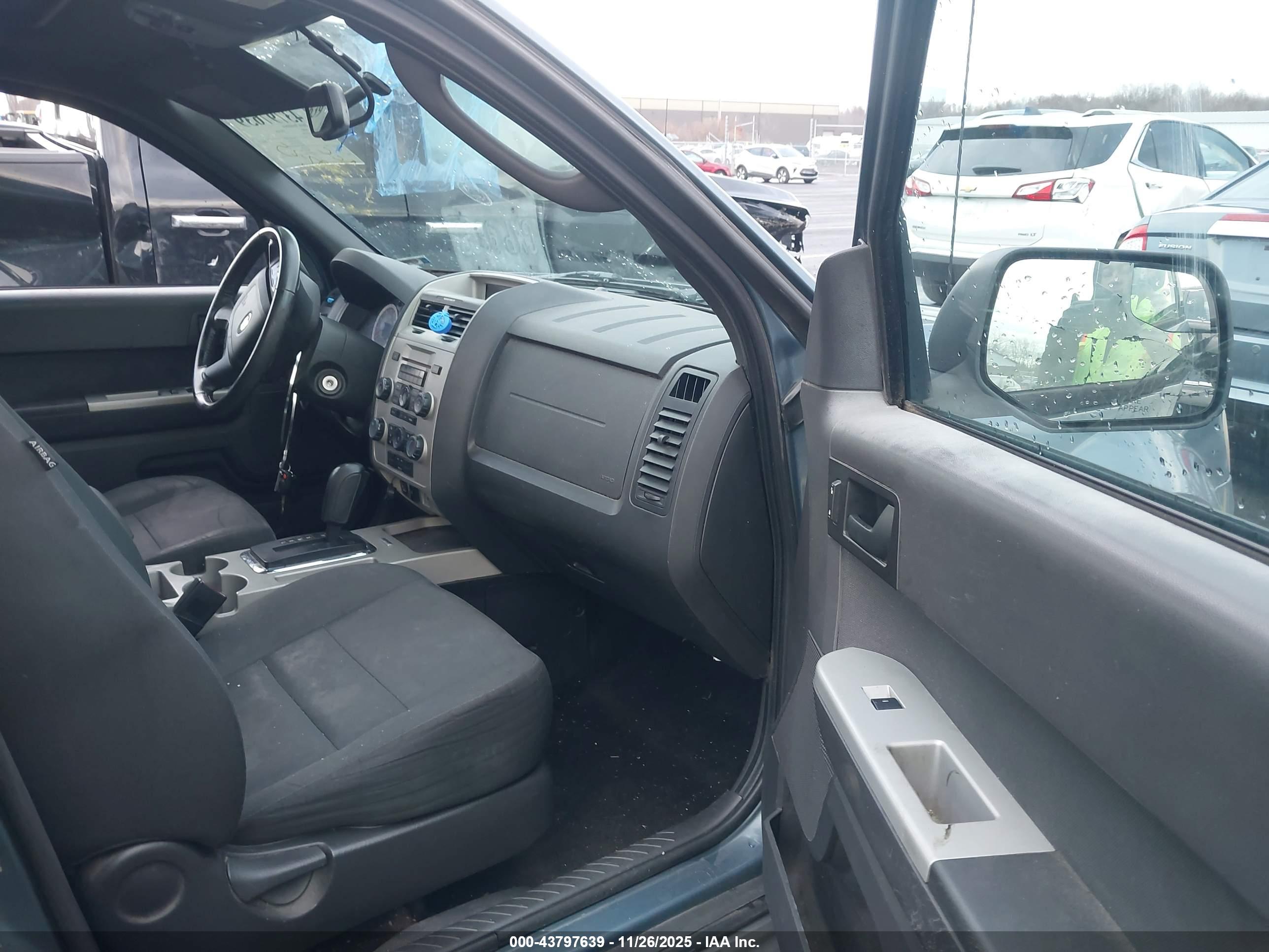 FORD ESCAPE image 5