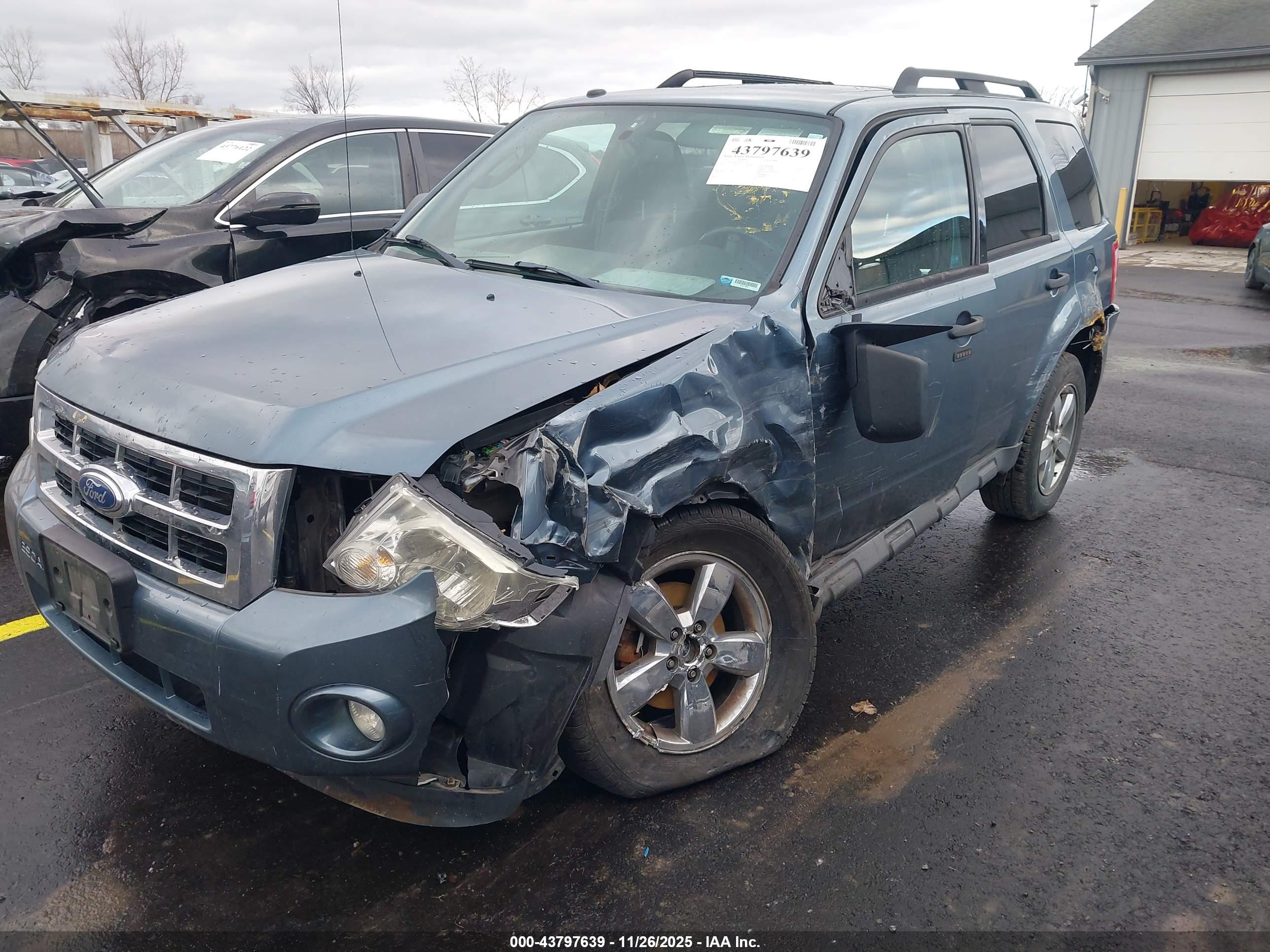 FORD ESCAPE image 6