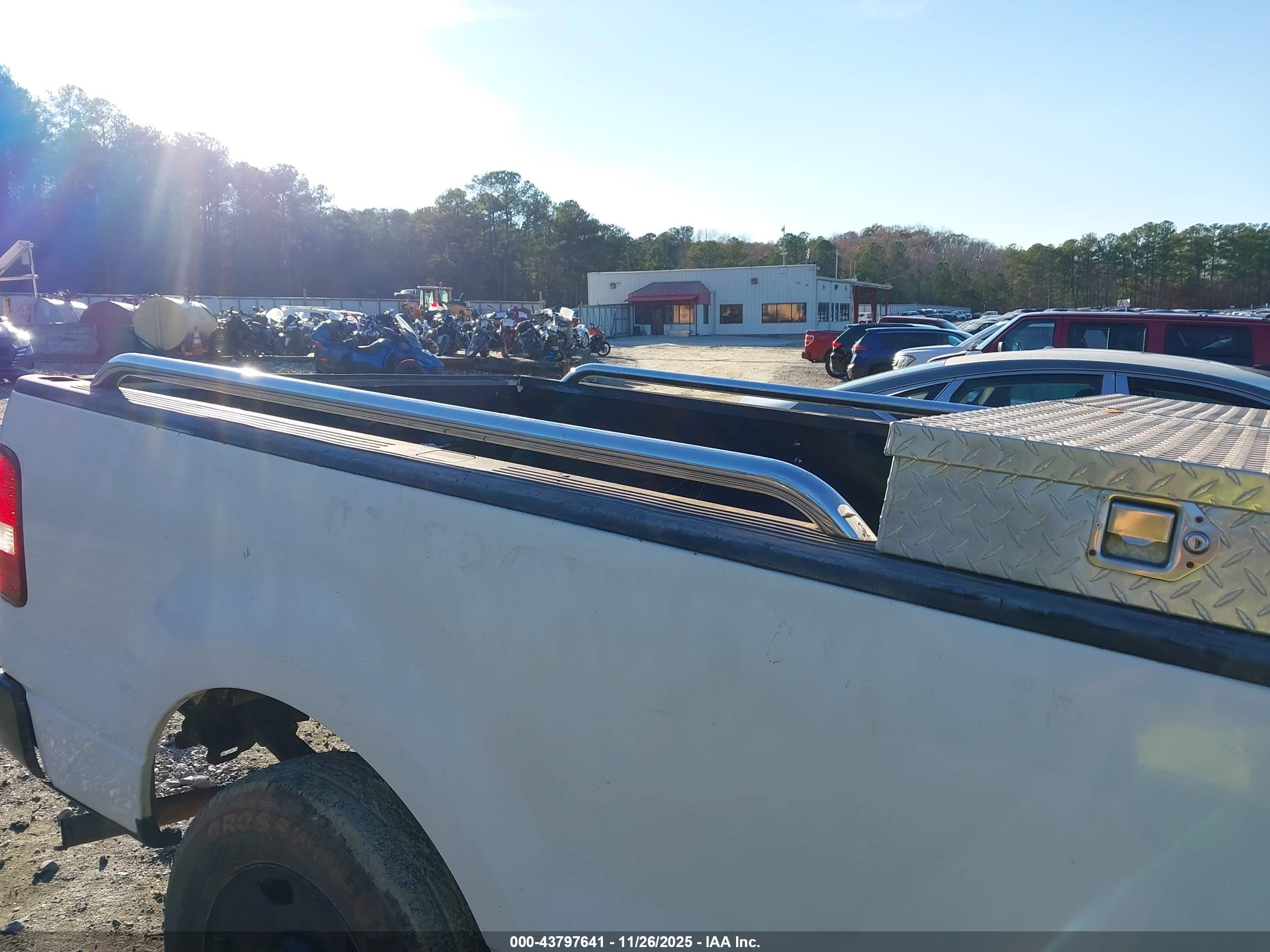 FORD F-150 image 8