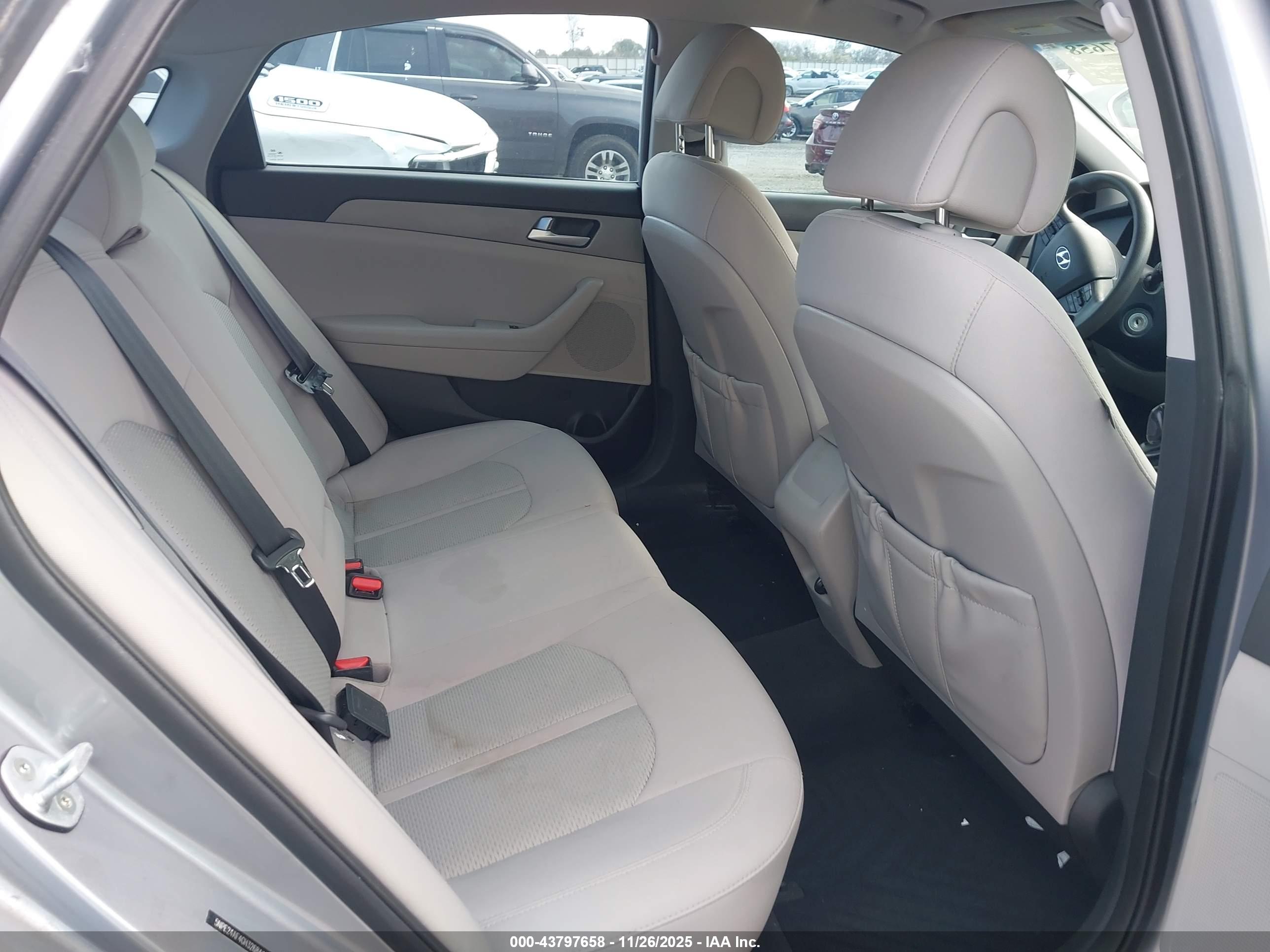 HYUNDAI SONATA image 8