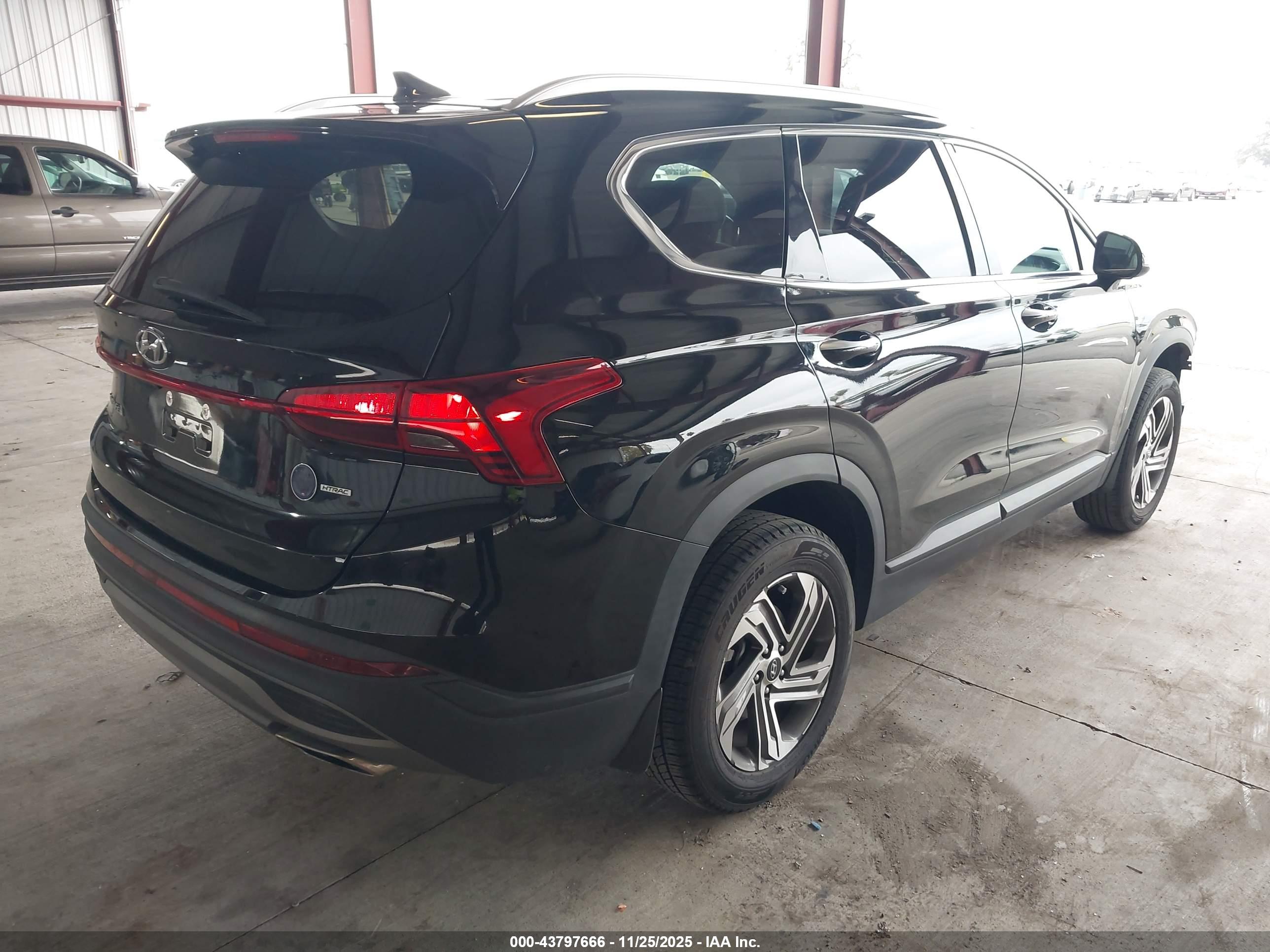 HYUNDAI SANTA image 4