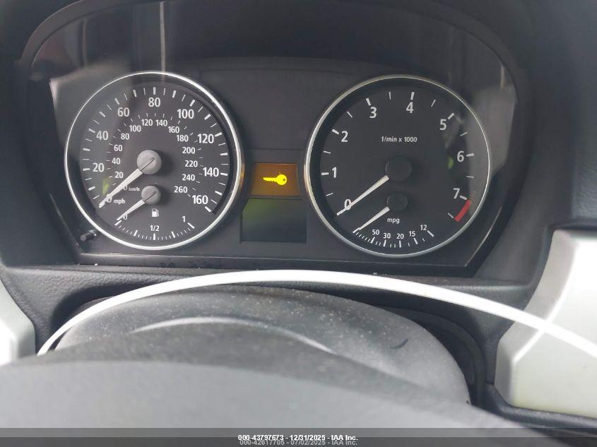 BMW 325I image 9