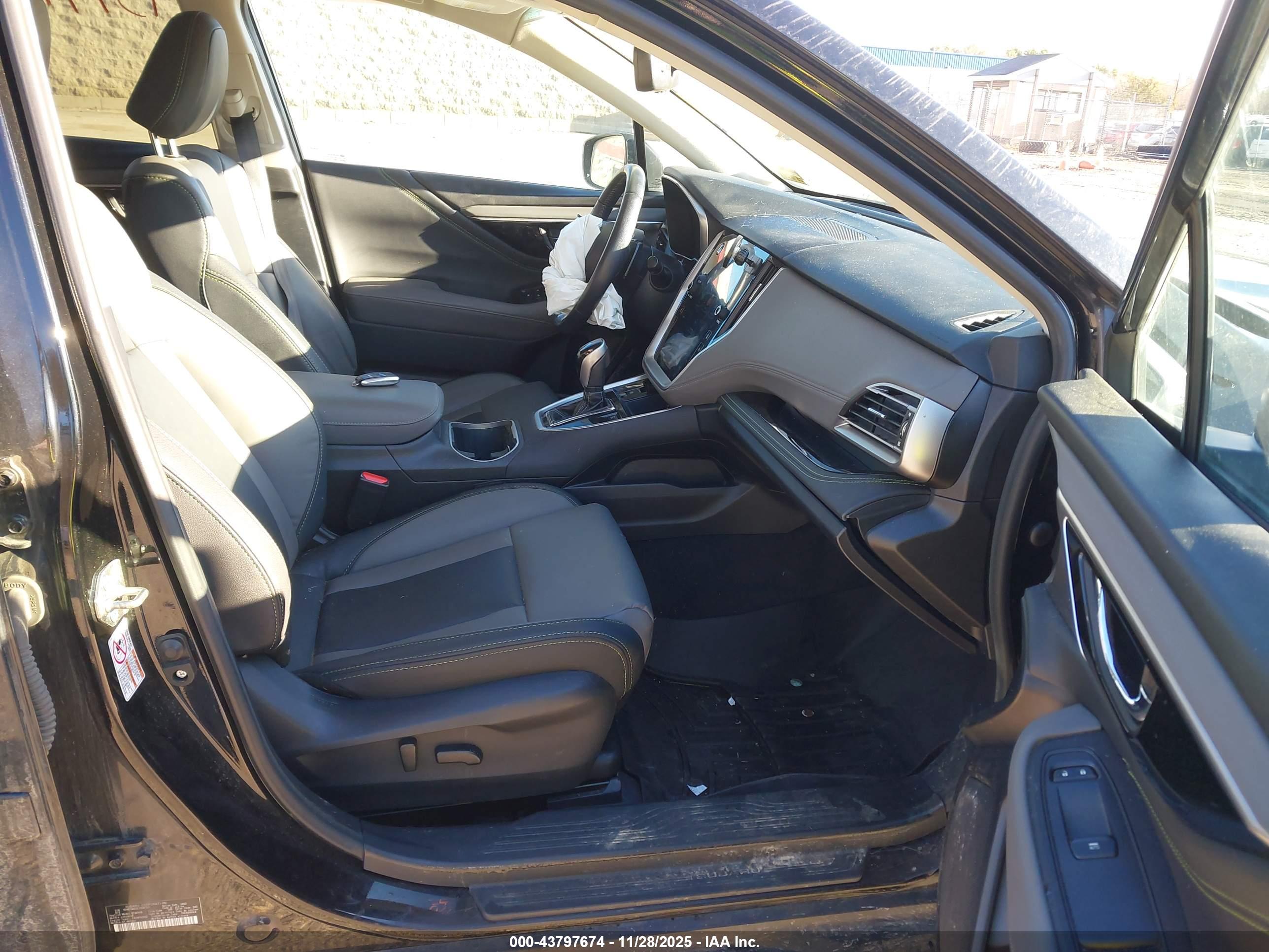 SUBARU OUTBACK image 5