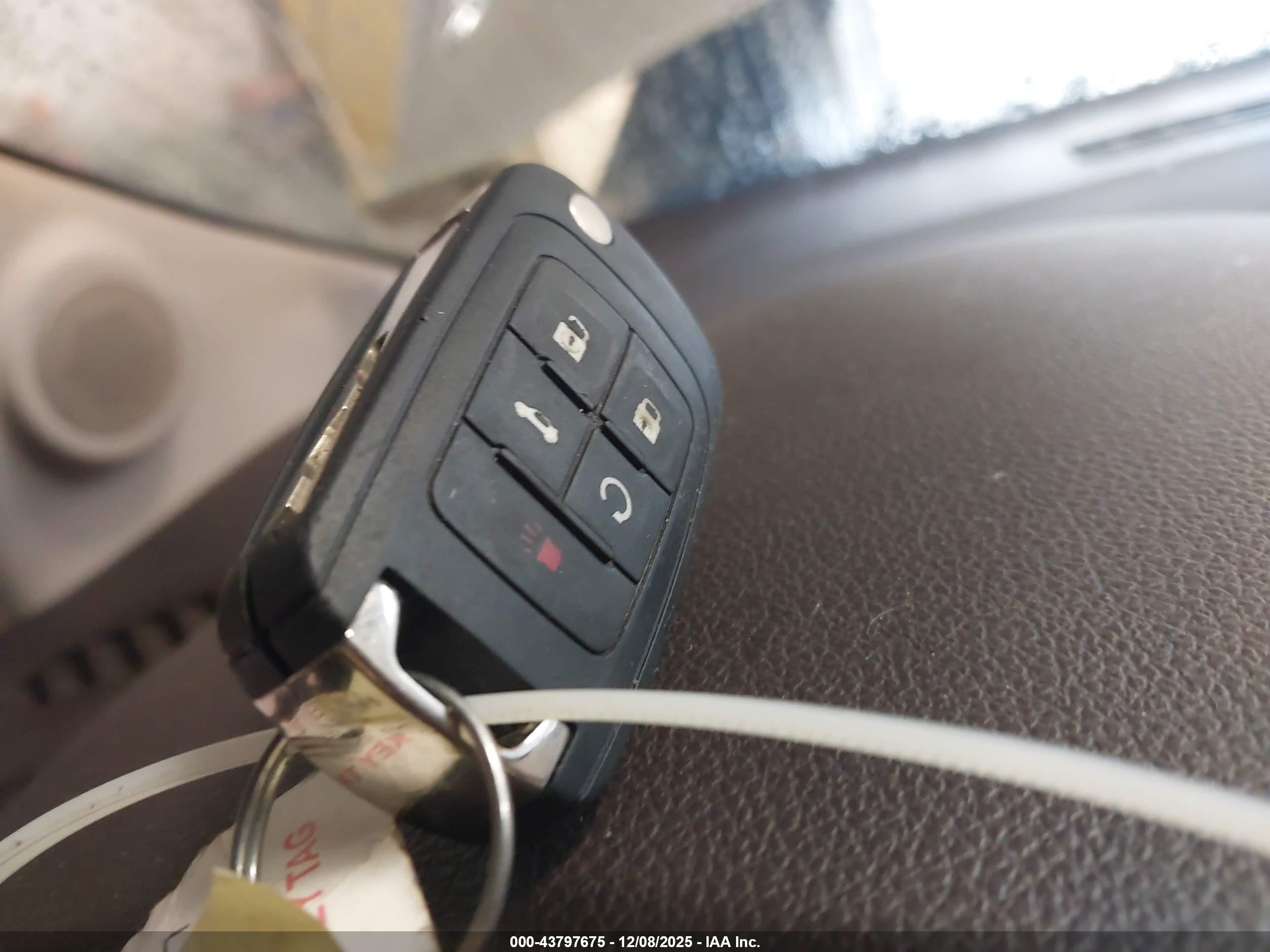 BUICK LACROSSE image 11