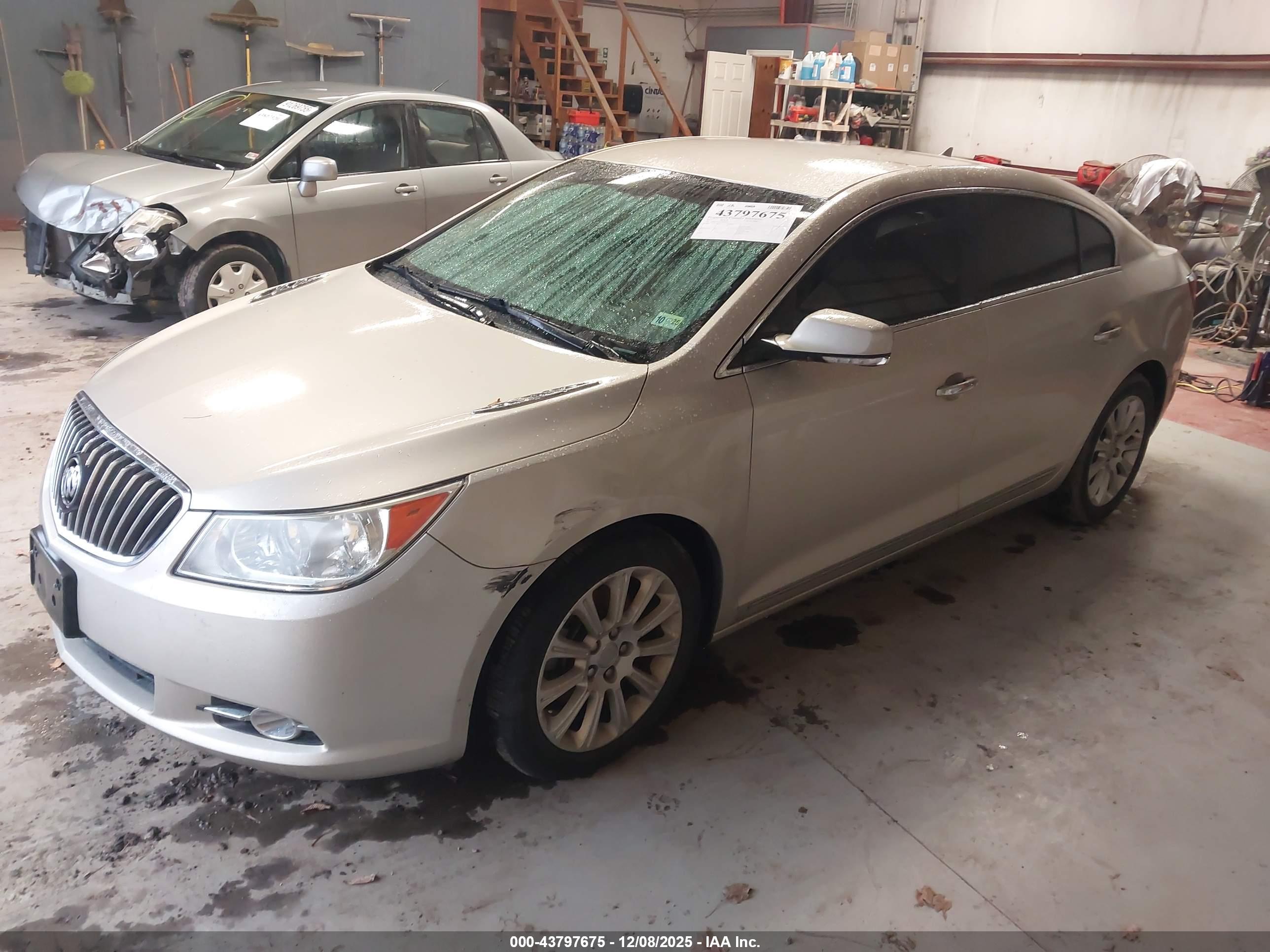BUICK LACROSSE image 2