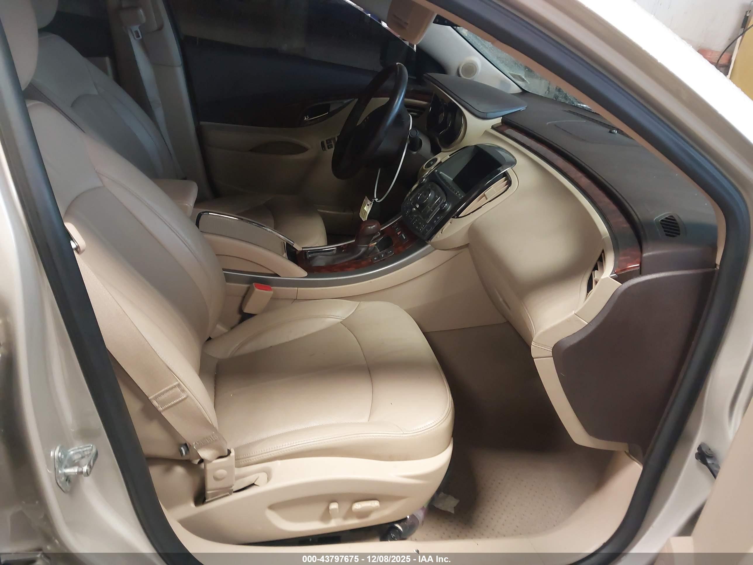 BUICK LACROSSE image 5