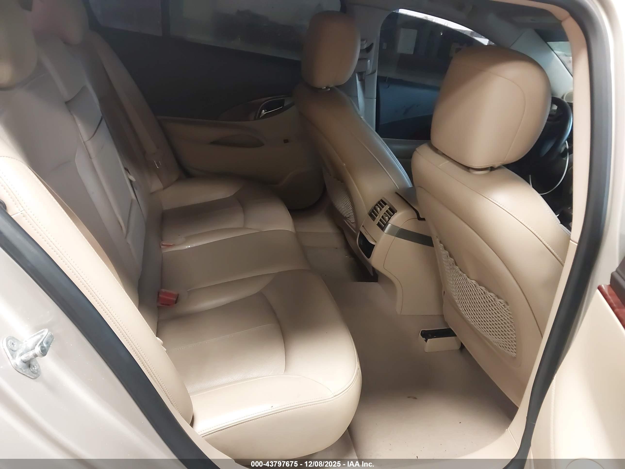 BUICK LACROSSE image 8