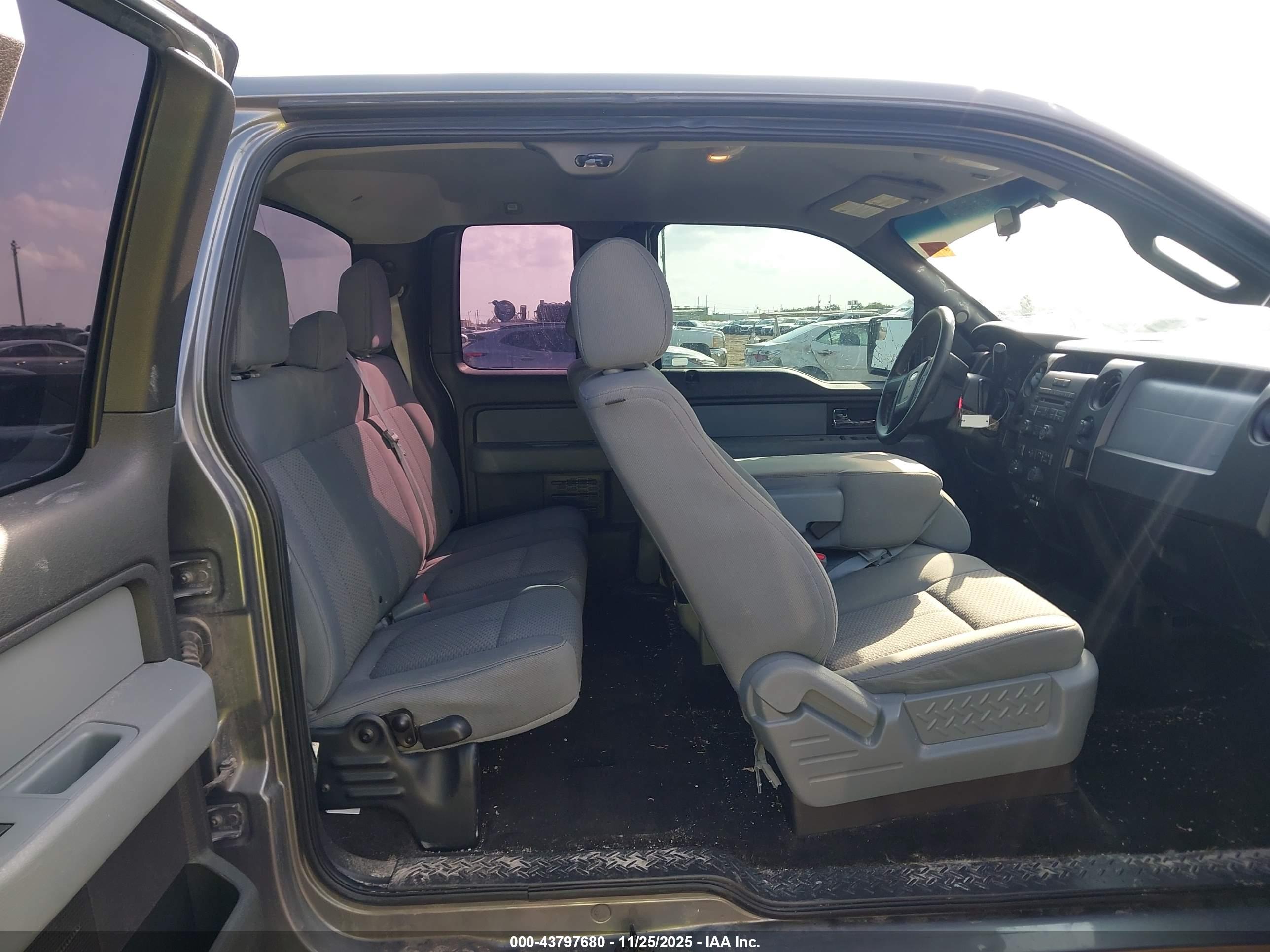 FORD F-150 image 8