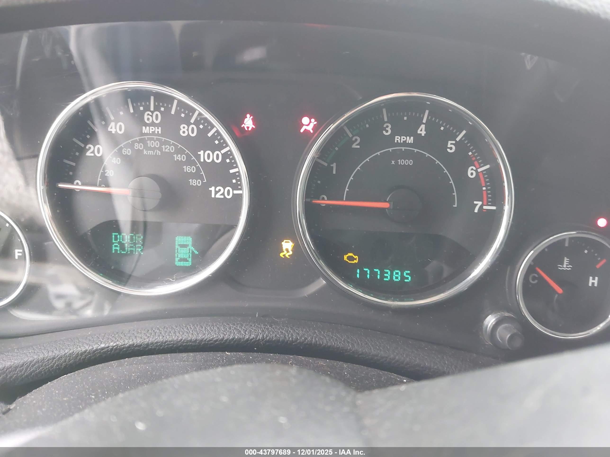JEEP WRANGLER image 7