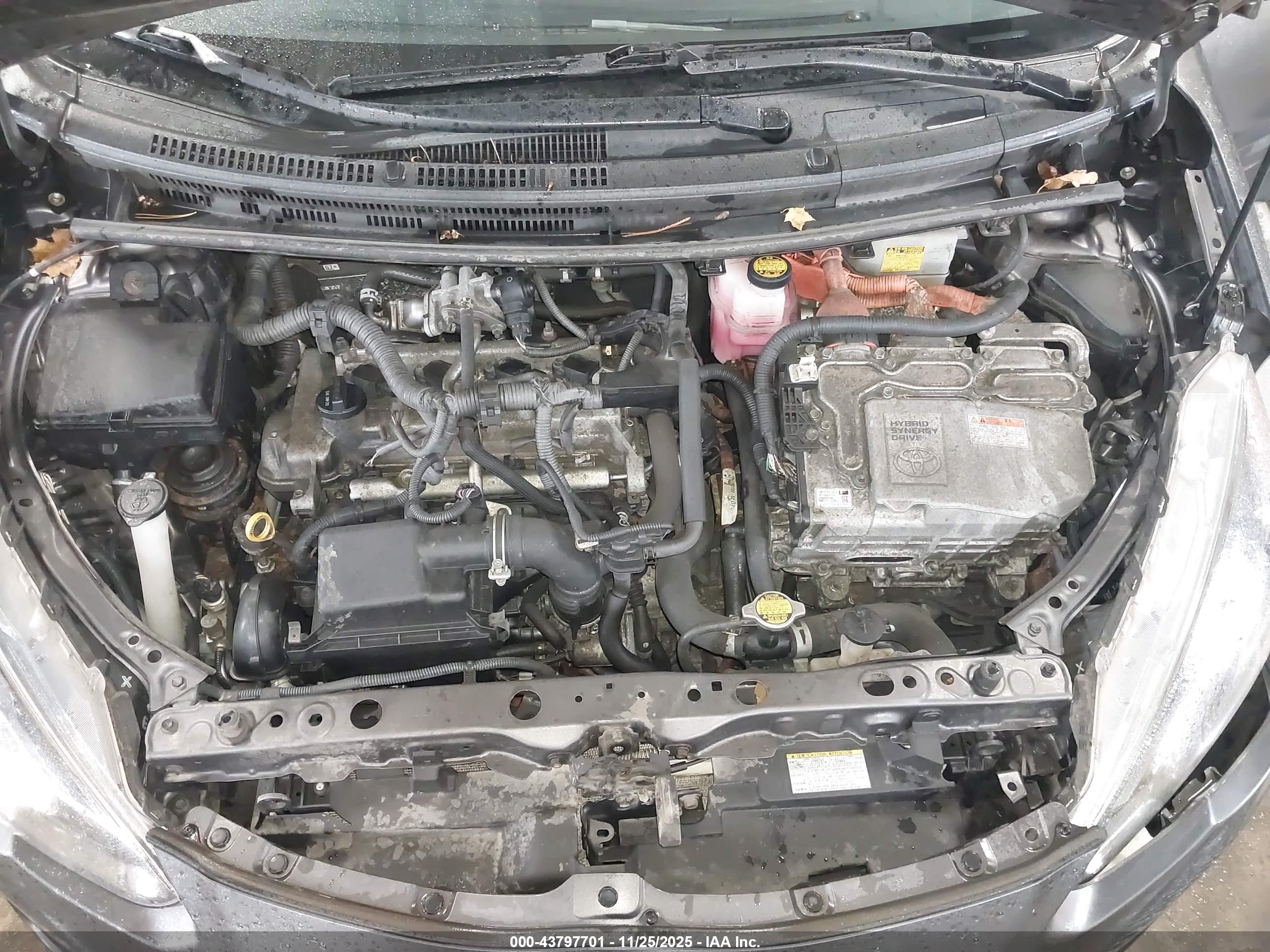 TOYOTA PRIUS image 10