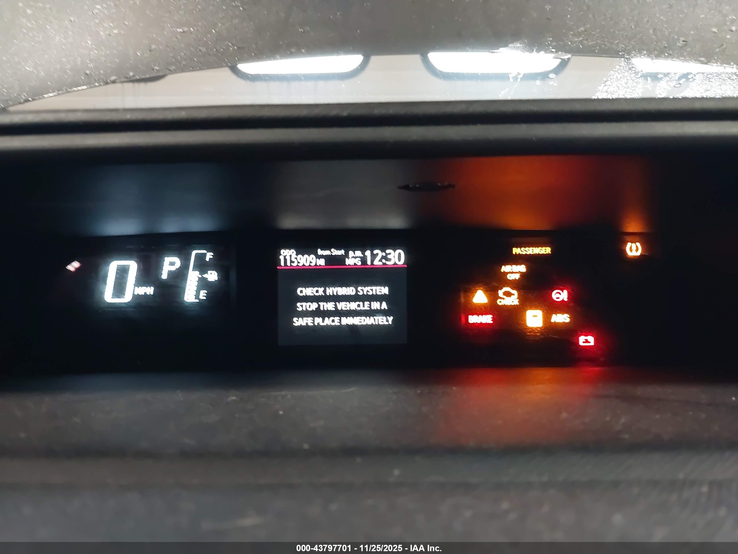 TOYOTA PRIUS image 7