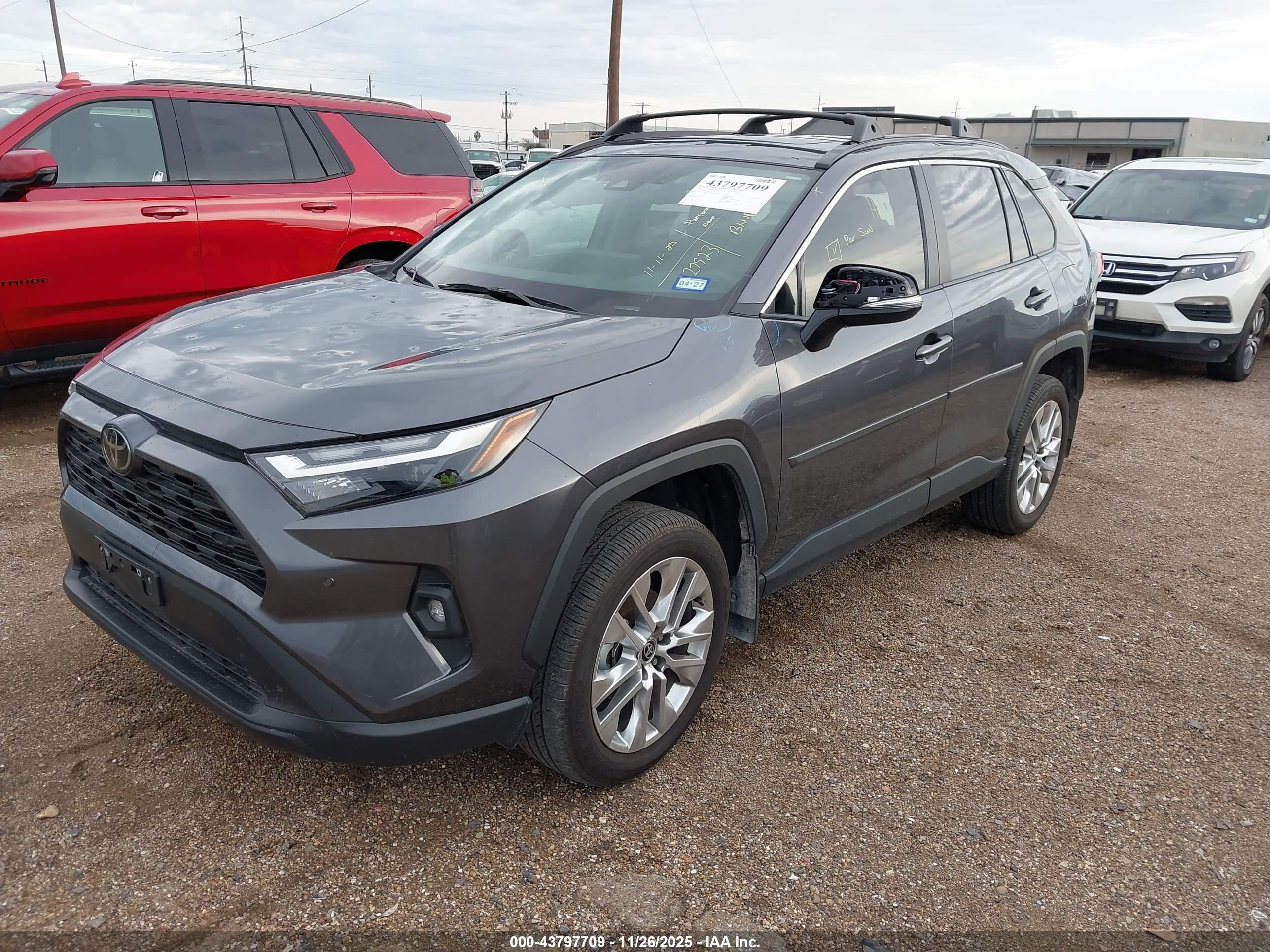 TOYOTA RAV4 image 2