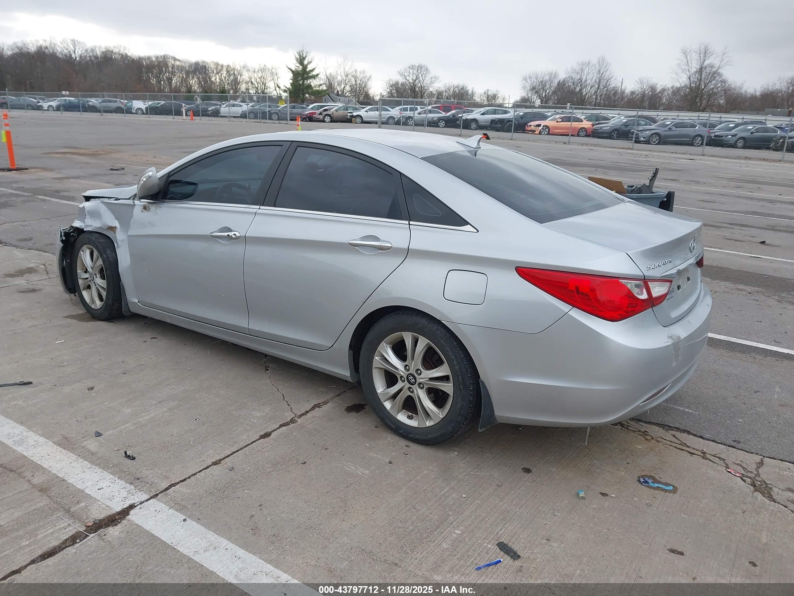 HYUNDAI SONATA image 3