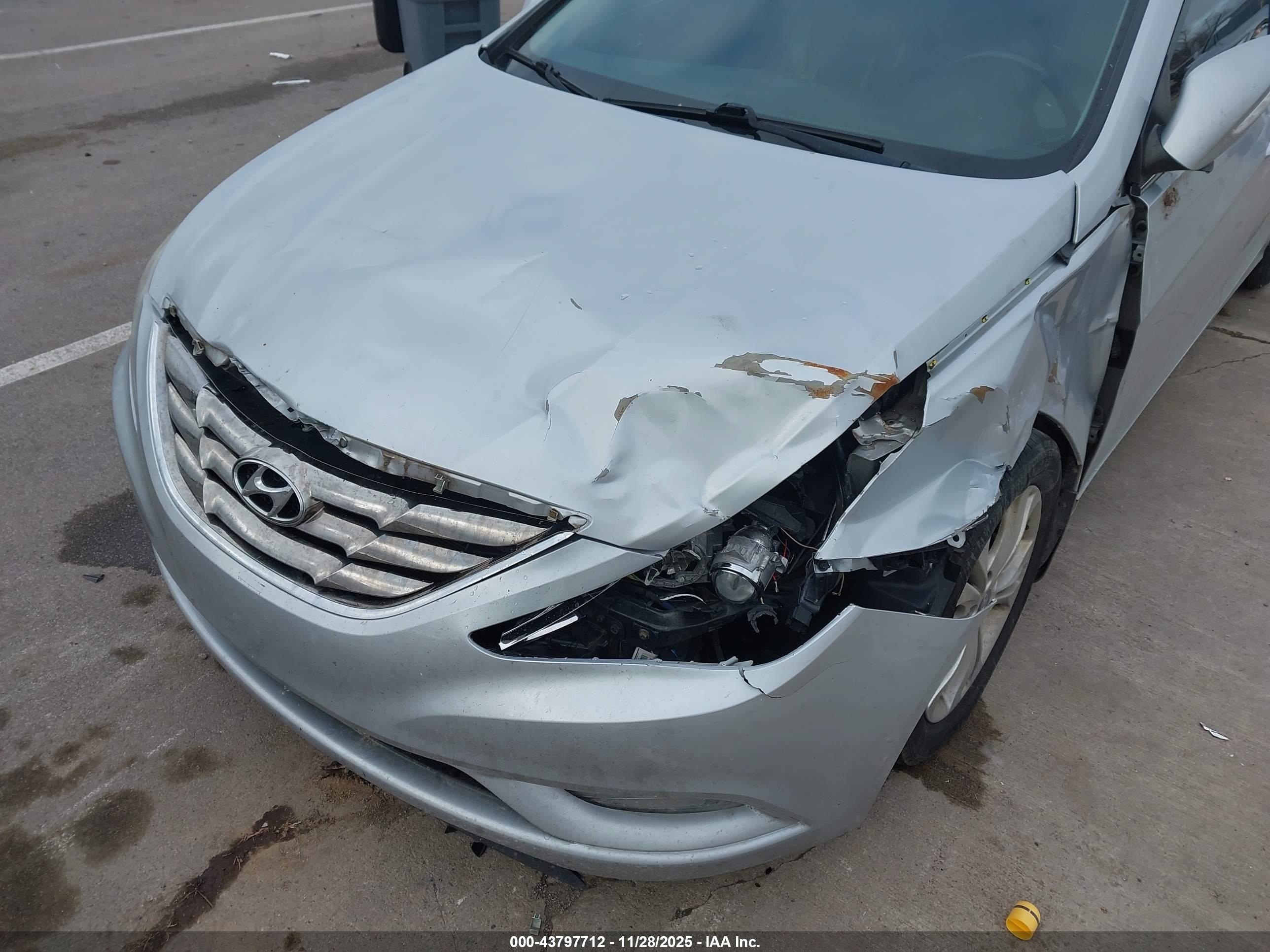 HYUNDAI SONATA image 6