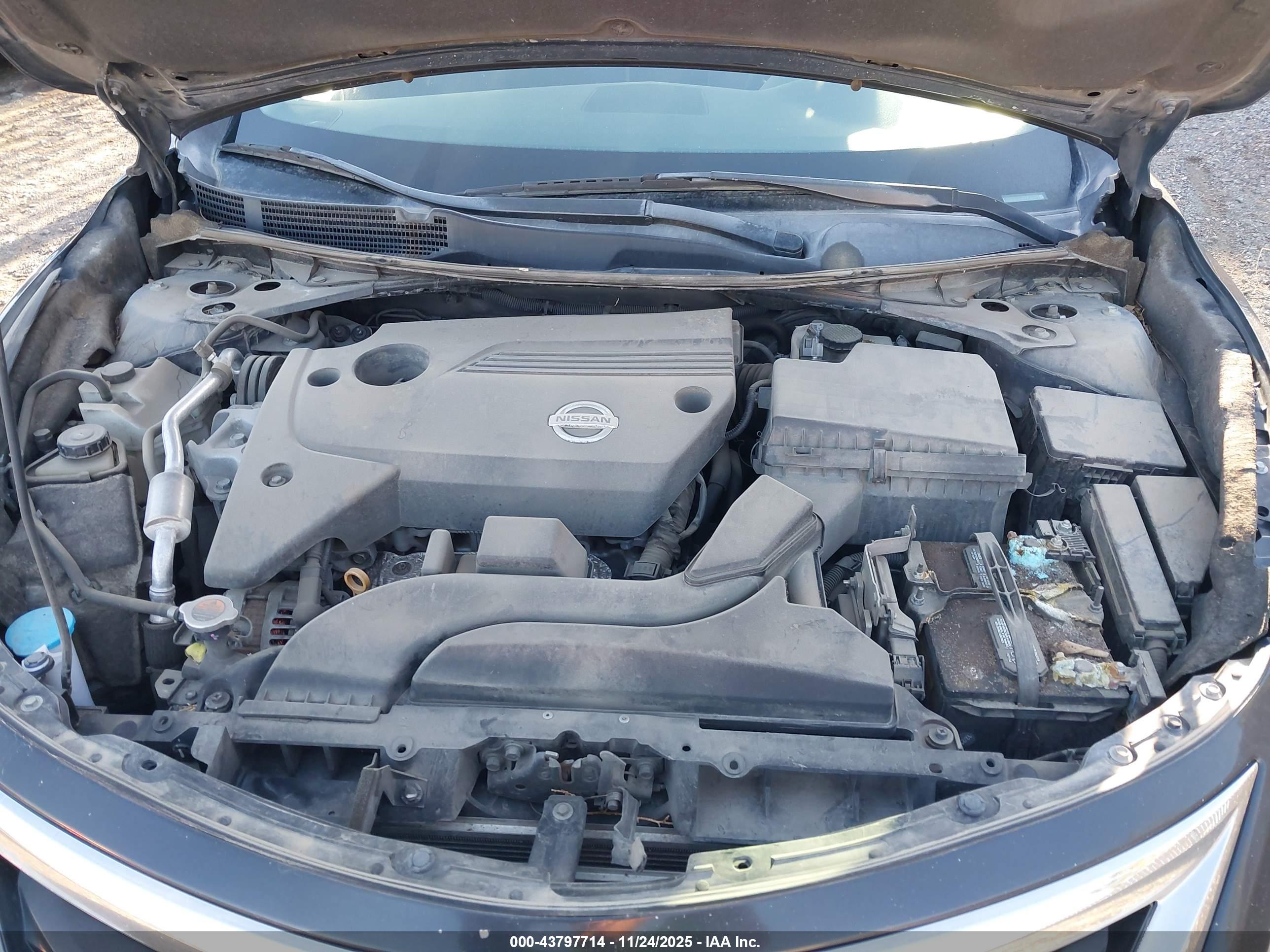 NISSAN ALTIMA image 10
