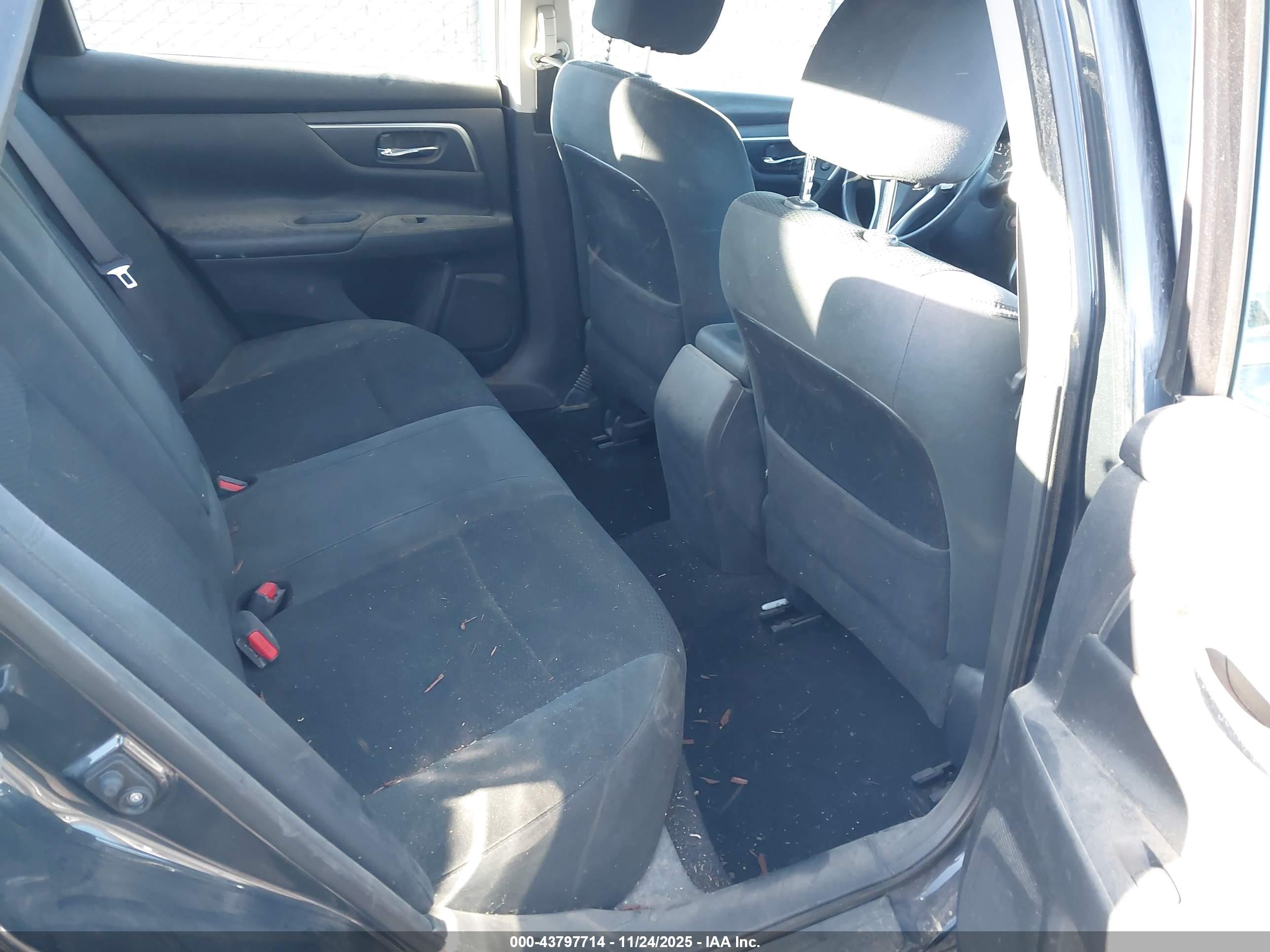 NISSAN ALTIMA image 8