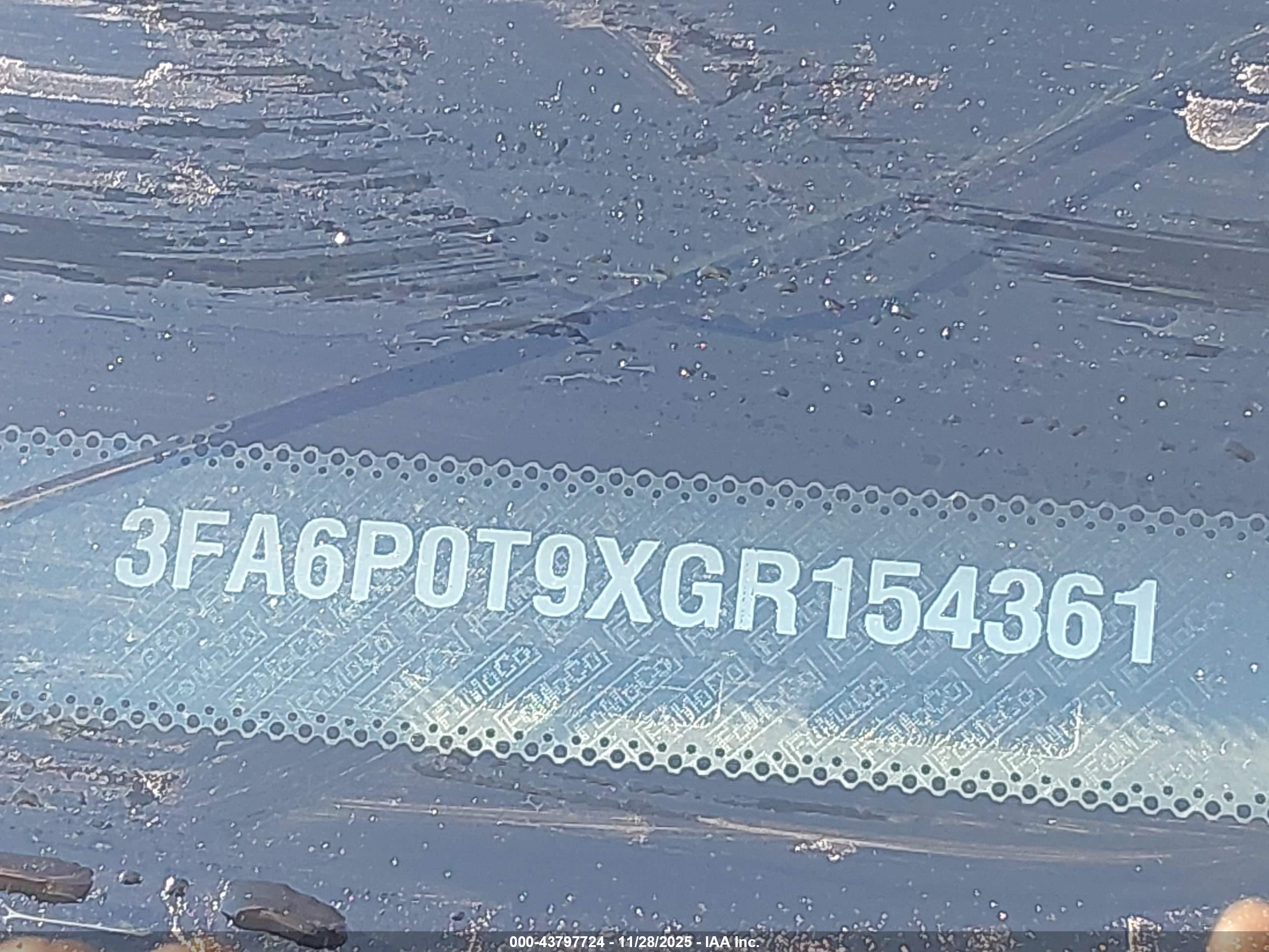 FORD FUSION image 9