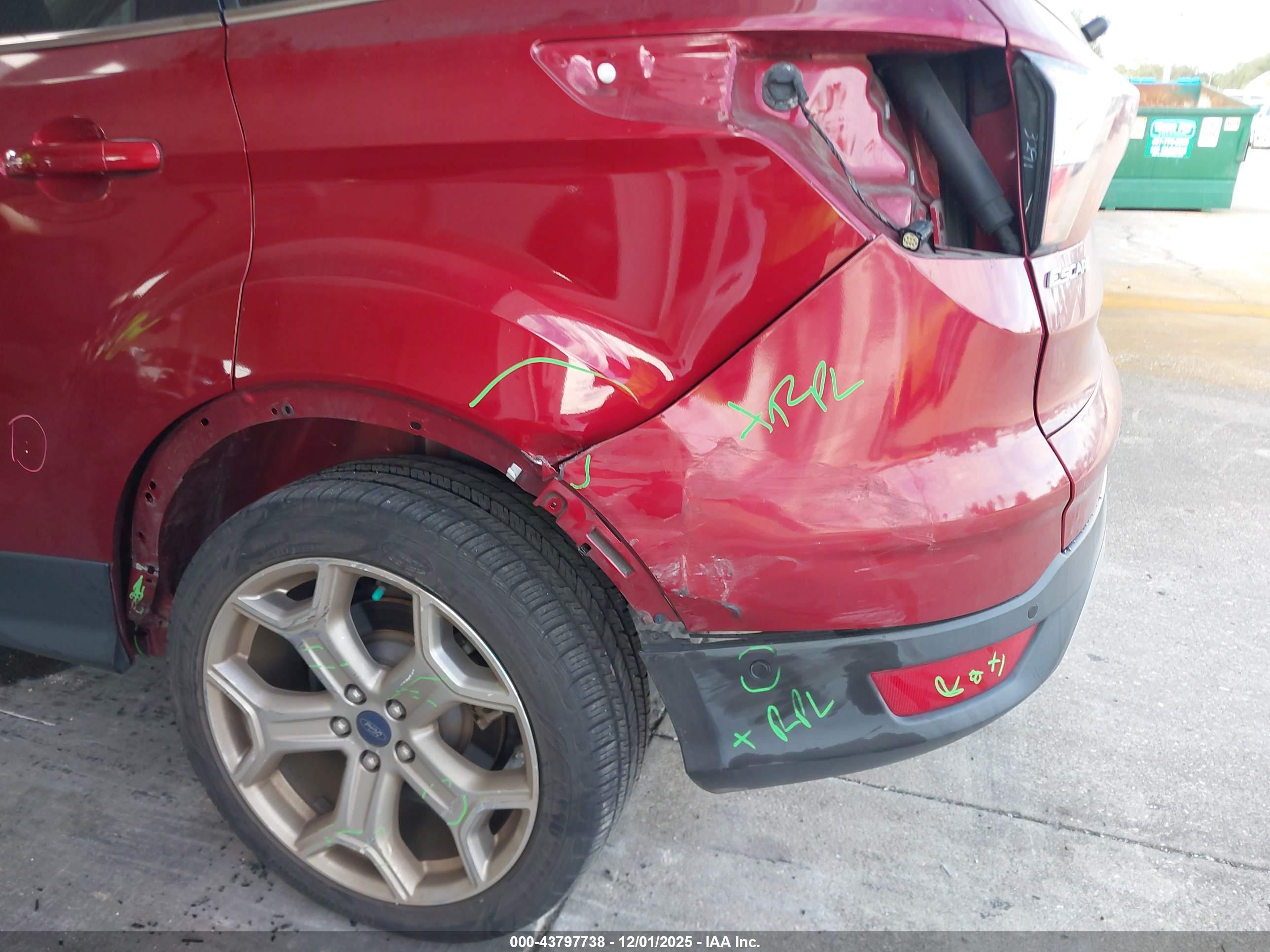 FORD ESCAPE image 6