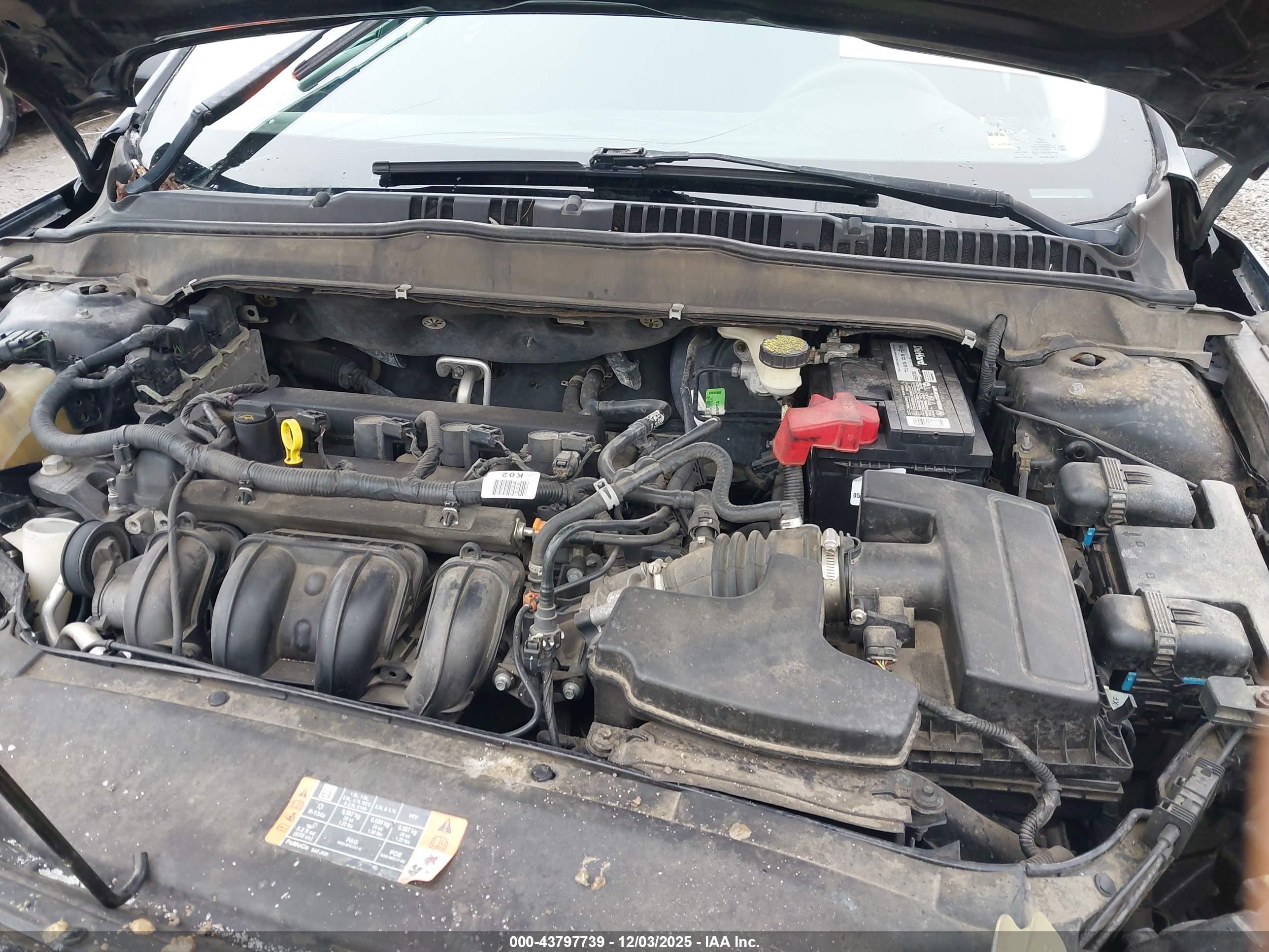 FORD FUSION image 10