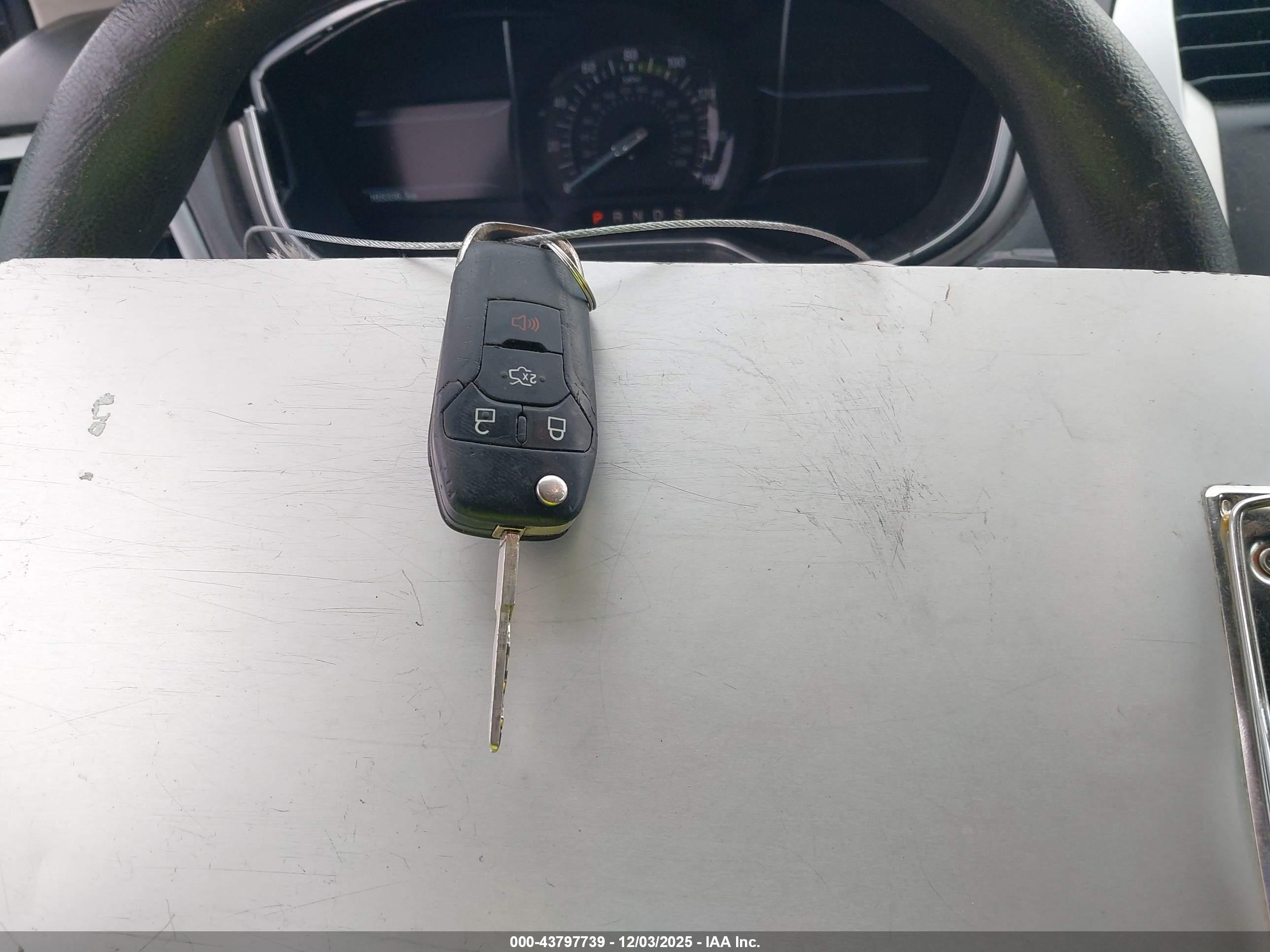 FORD FUSION image 11
