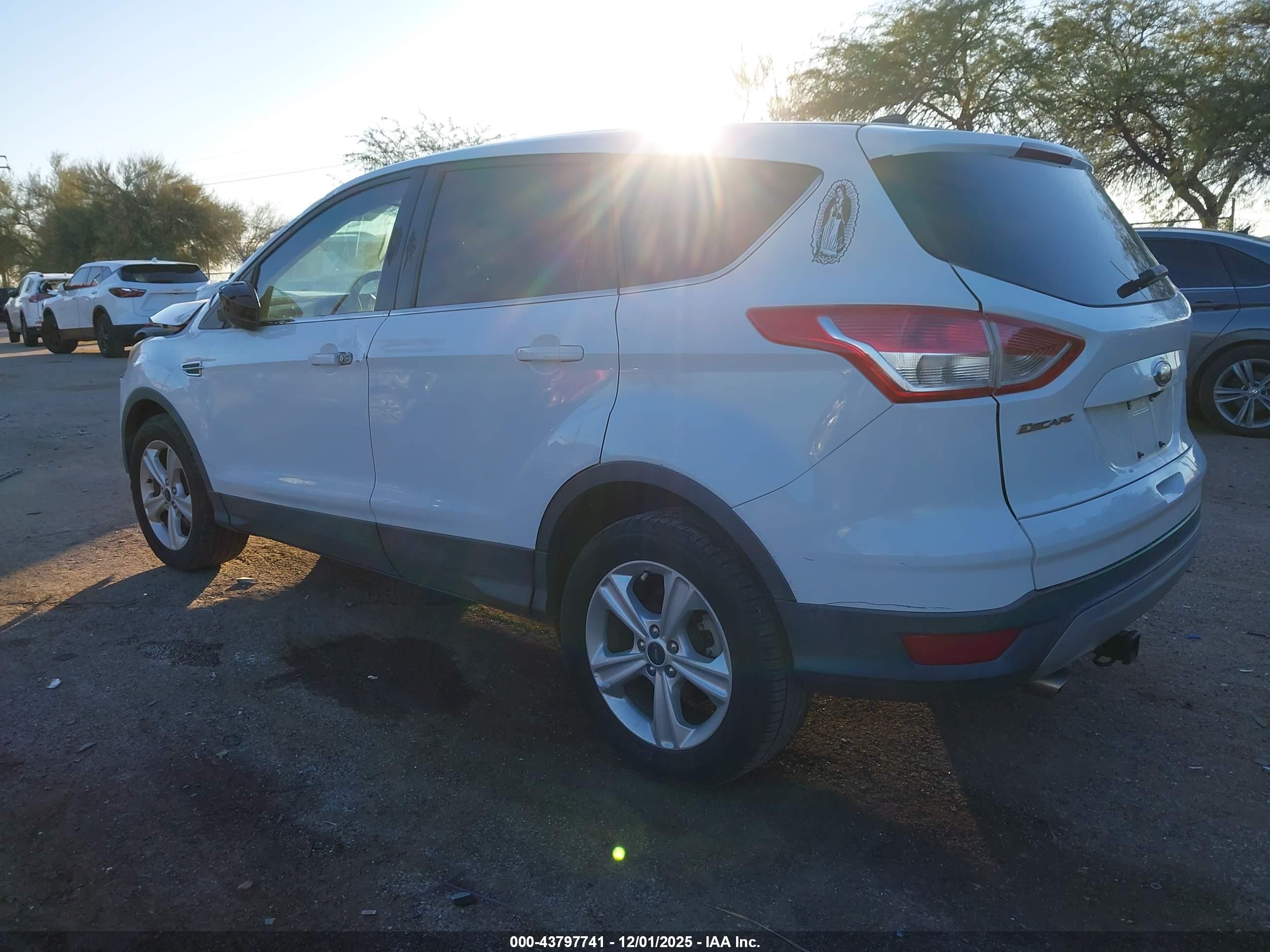 FORD ESCAPE image 3