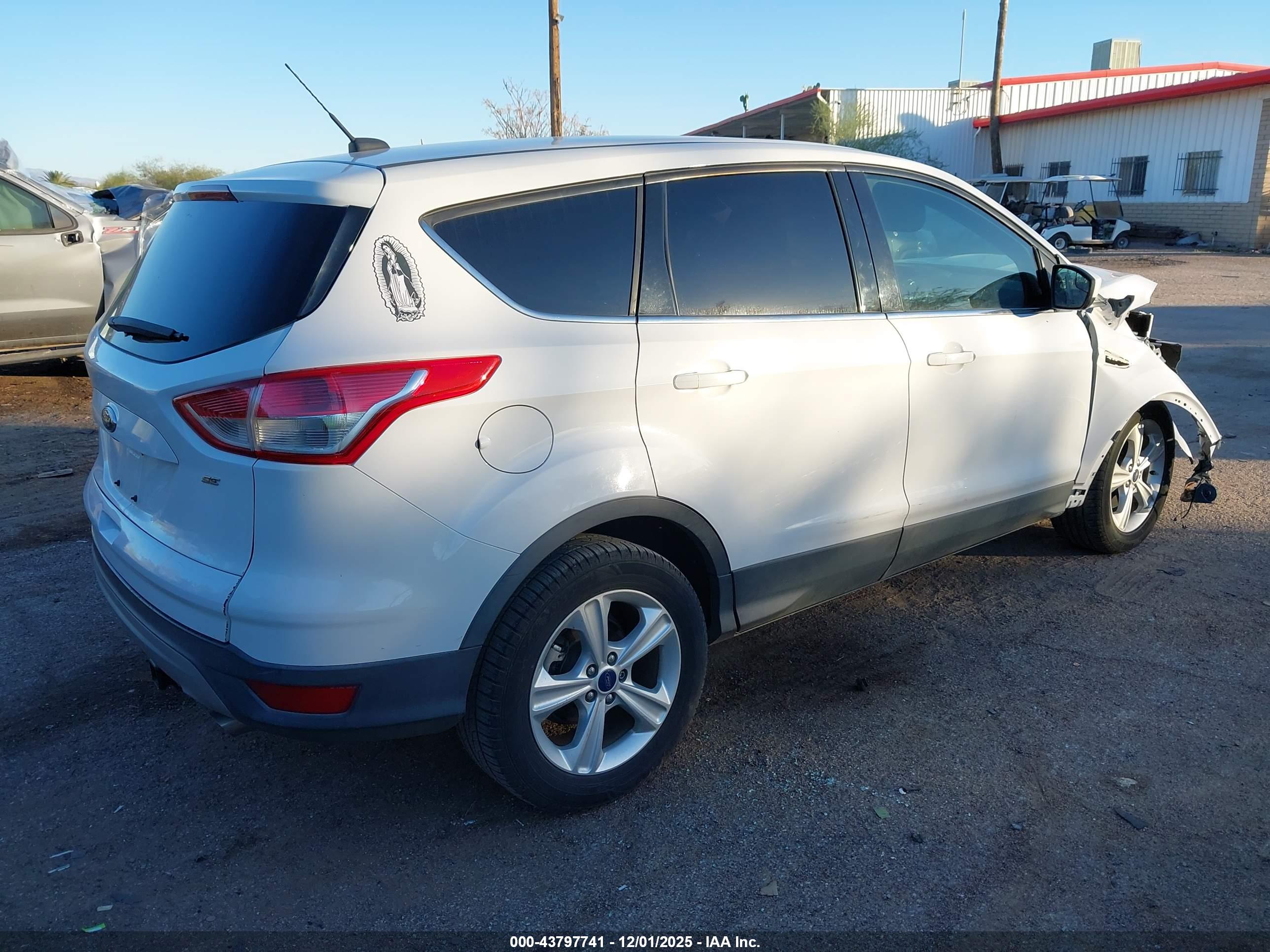 FORD ESCAPE image 4