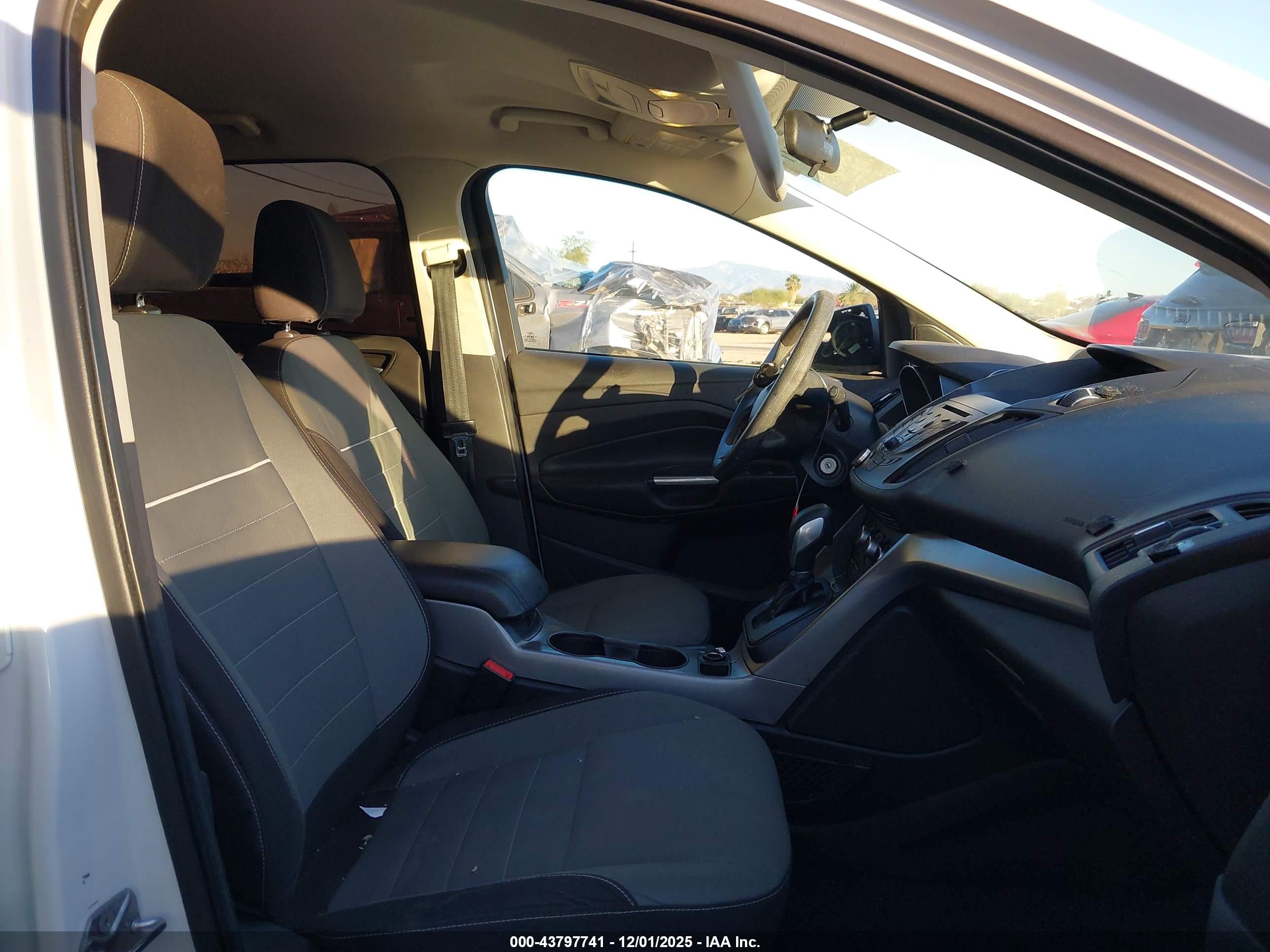 FORD ESCAPE image 5