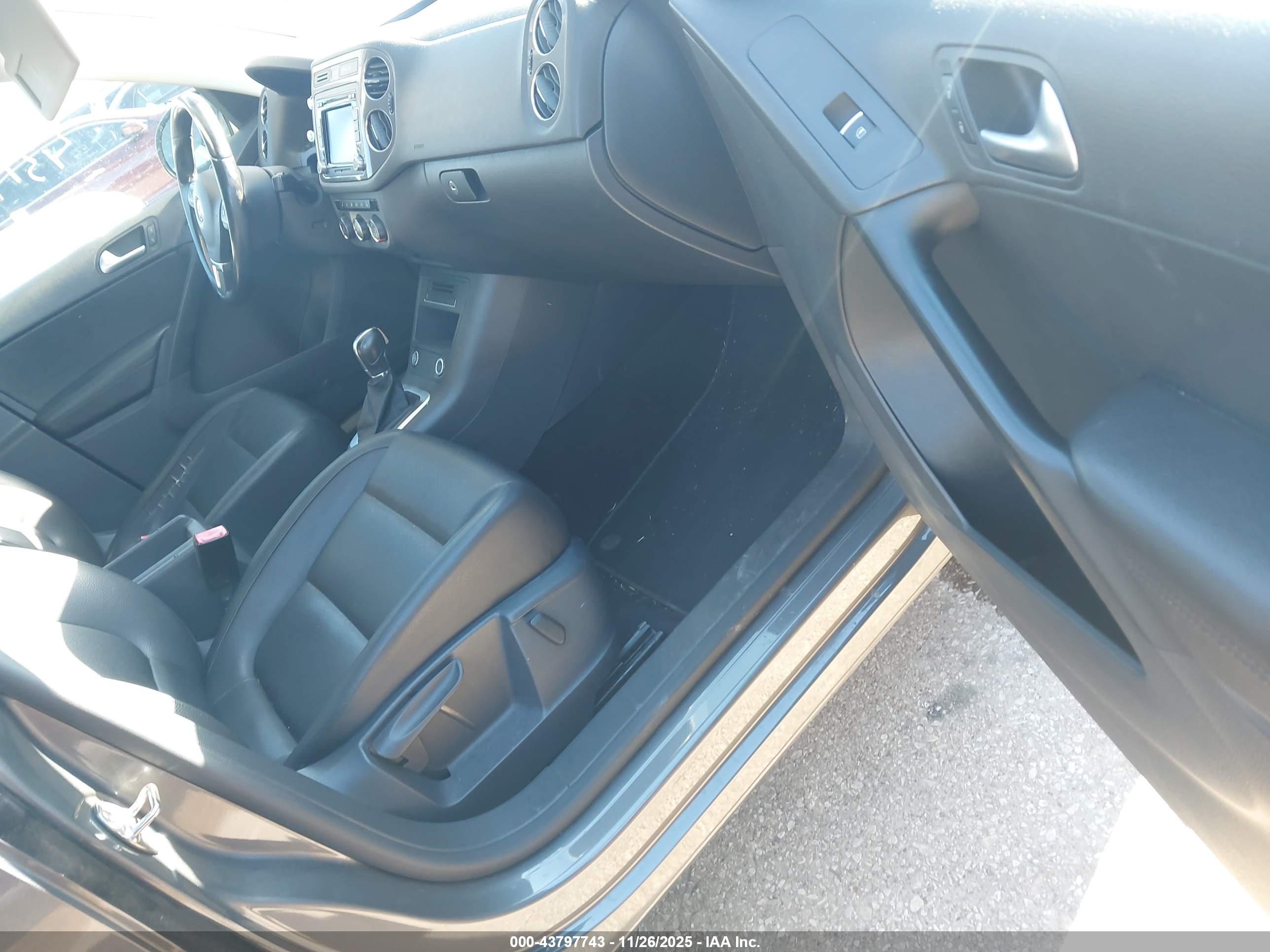 VOLKSWAGEN TIGUAN image 5