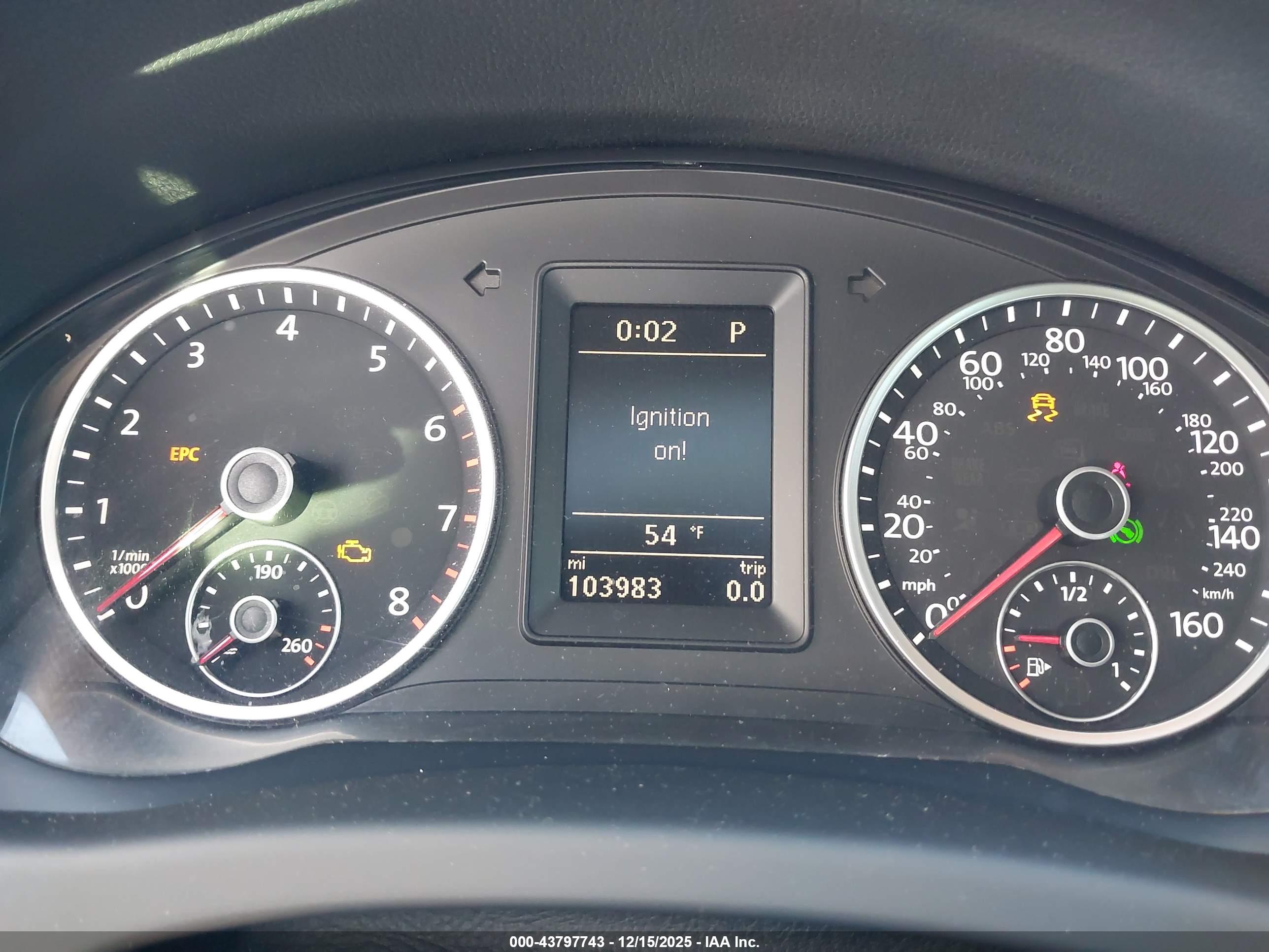VOLKSWAGEN TIGUAN image 7