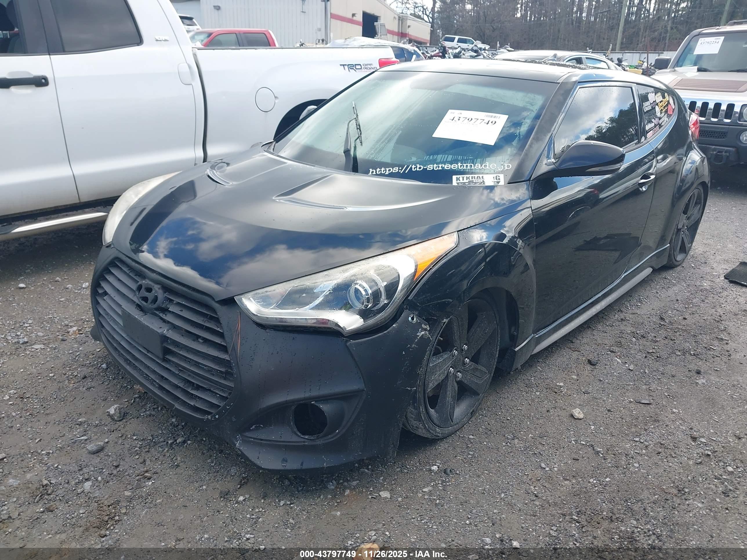 HYUNDAI VELOSTER image 2