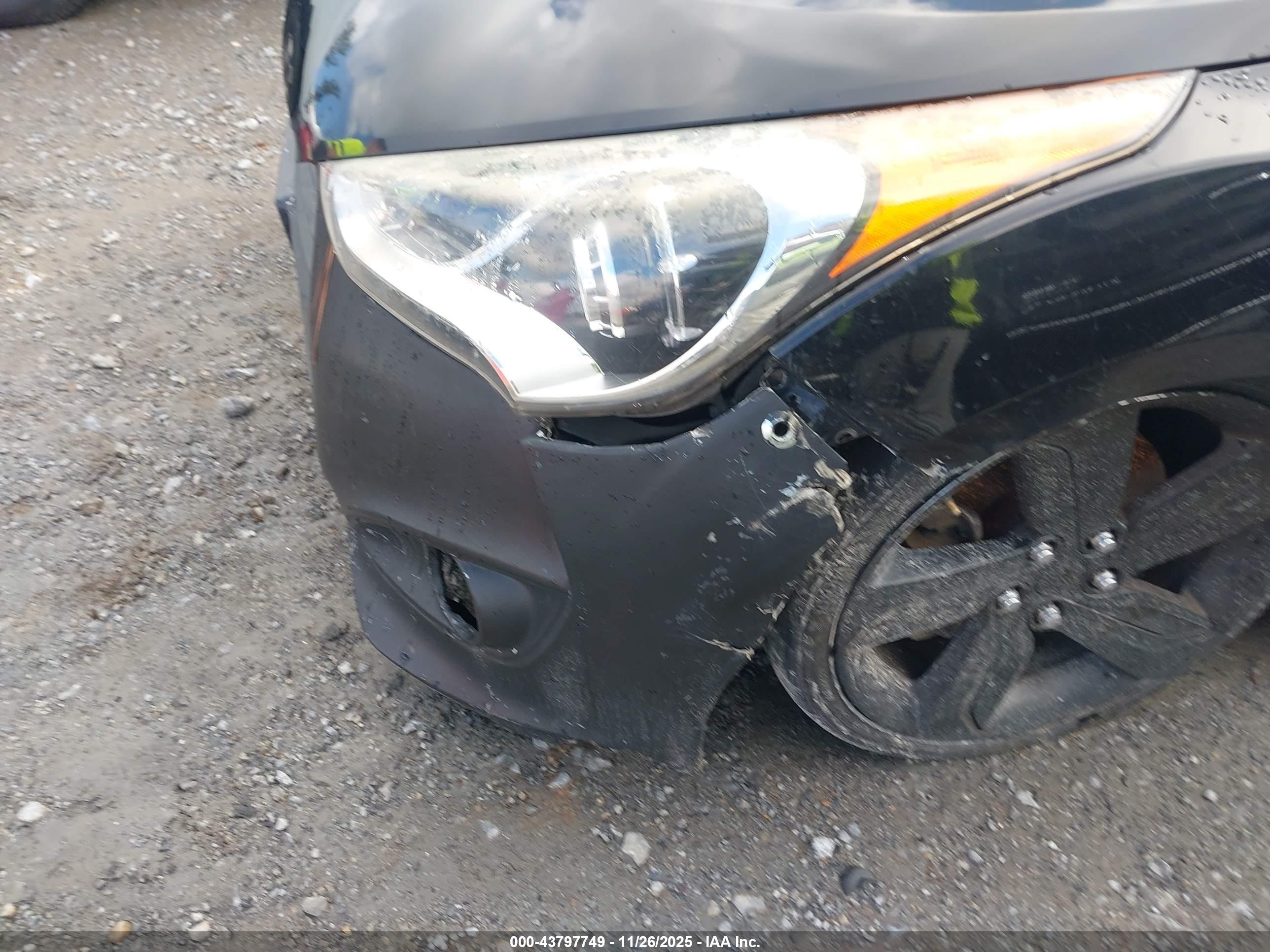 HYUNDAI VELOSTER image 6