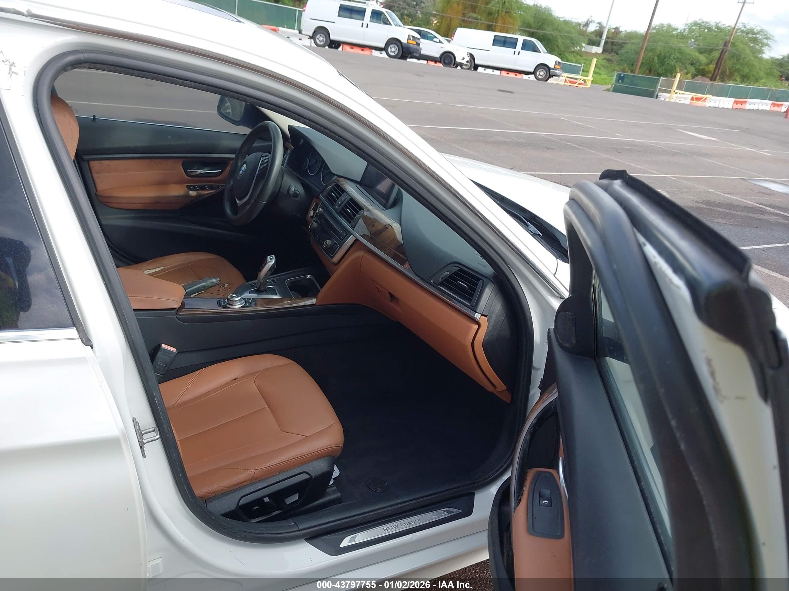 BMW 328I image 5