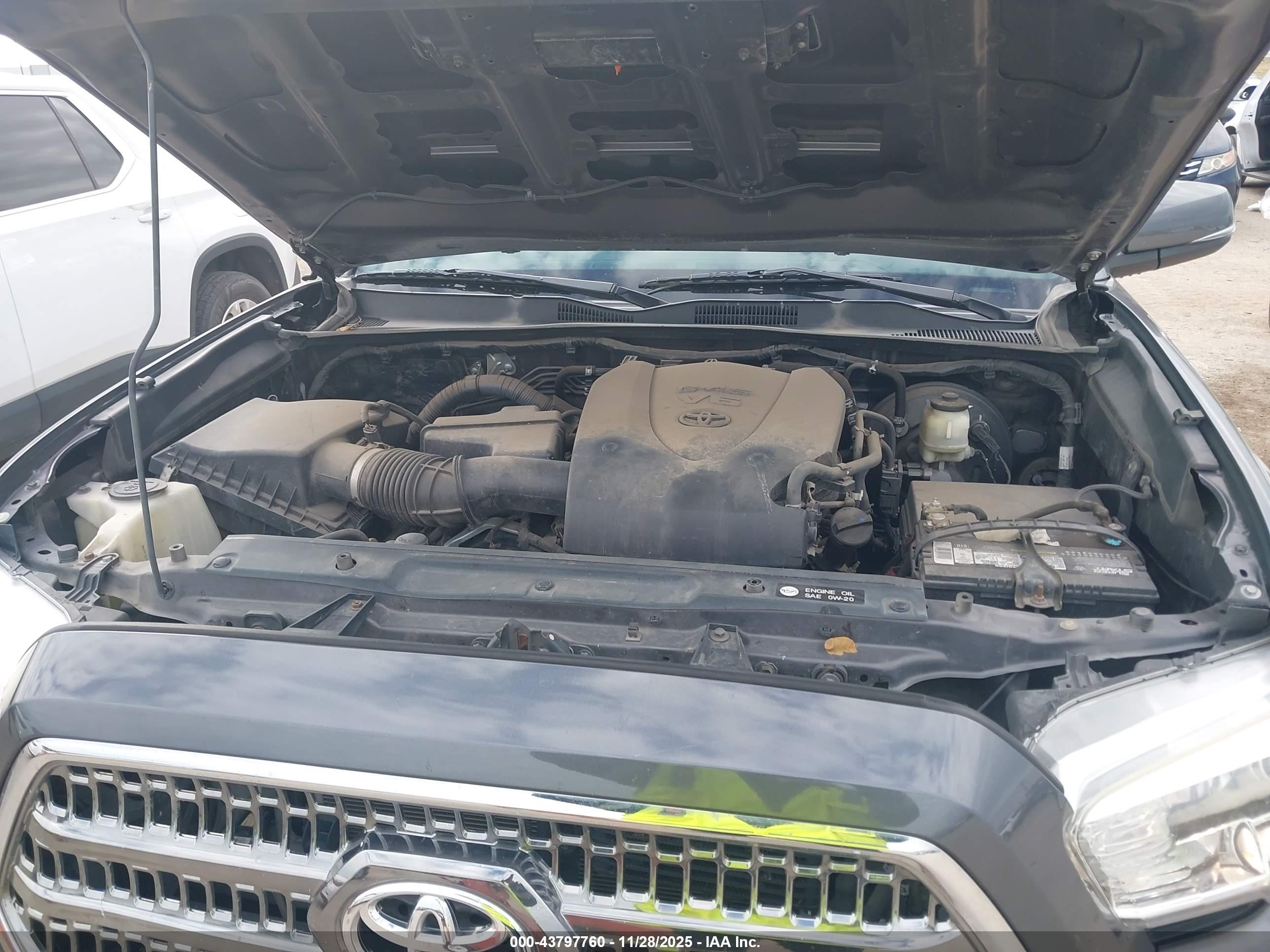 TOYOTA TACOMA image 10