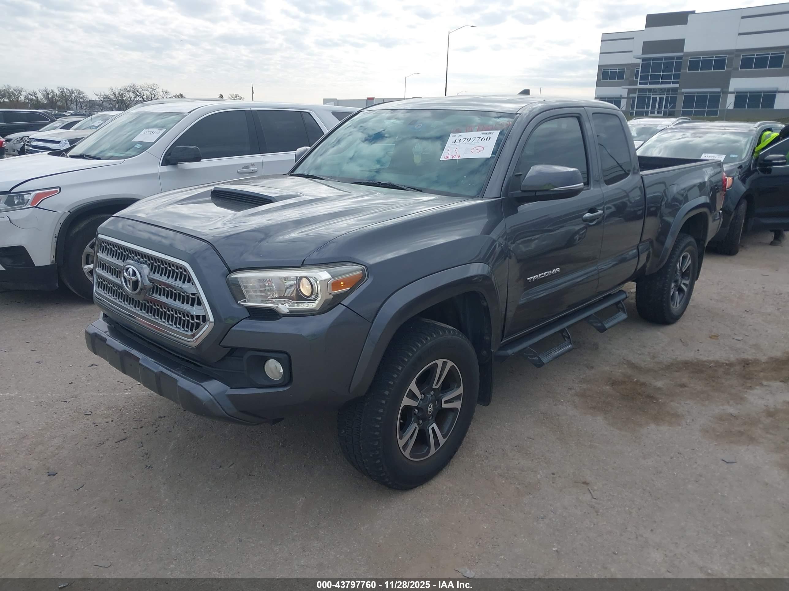 TOYOTA TACOMA image 2