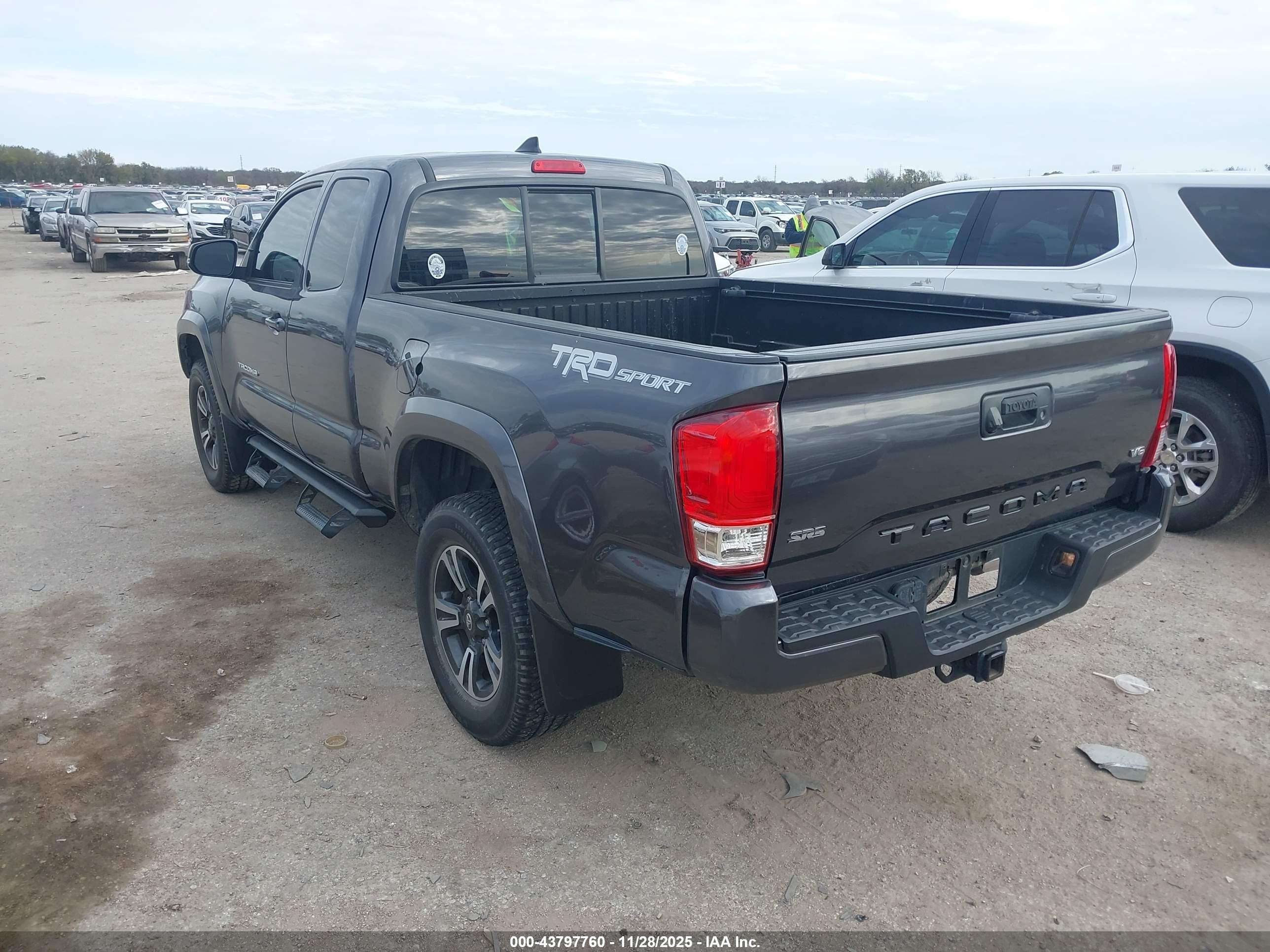 TOYOTA TACOMA image 3