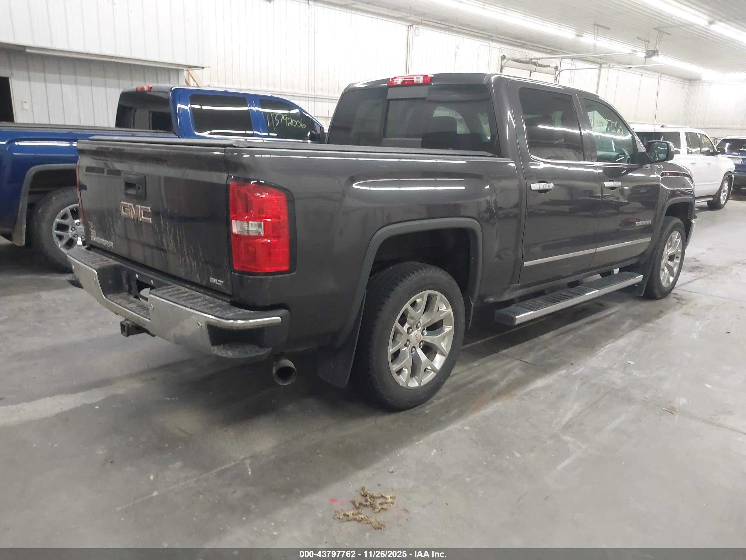 GMC SIERRA image 4