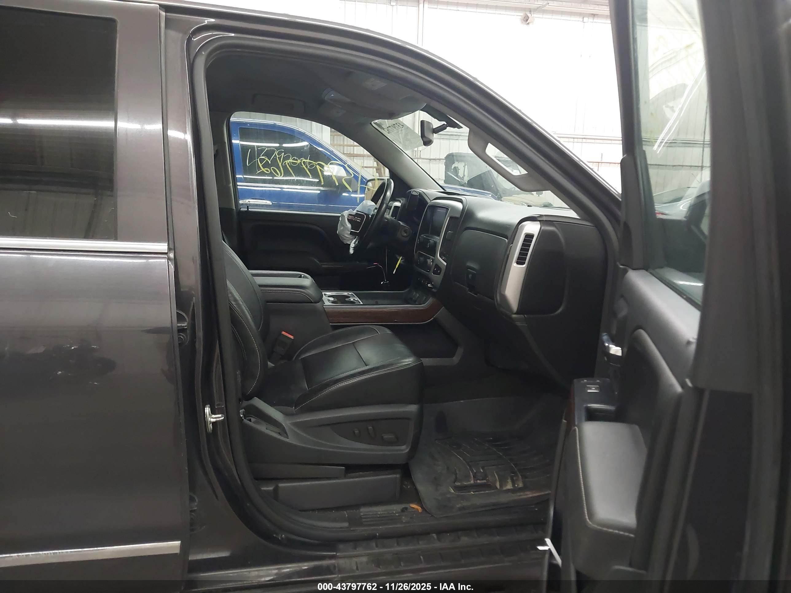 GMC SIERRA image 5