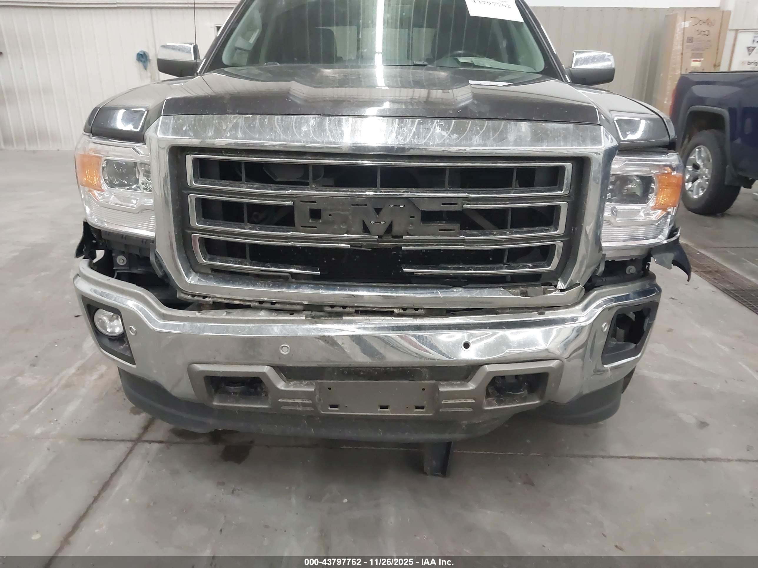 GMC SIERRA image 6