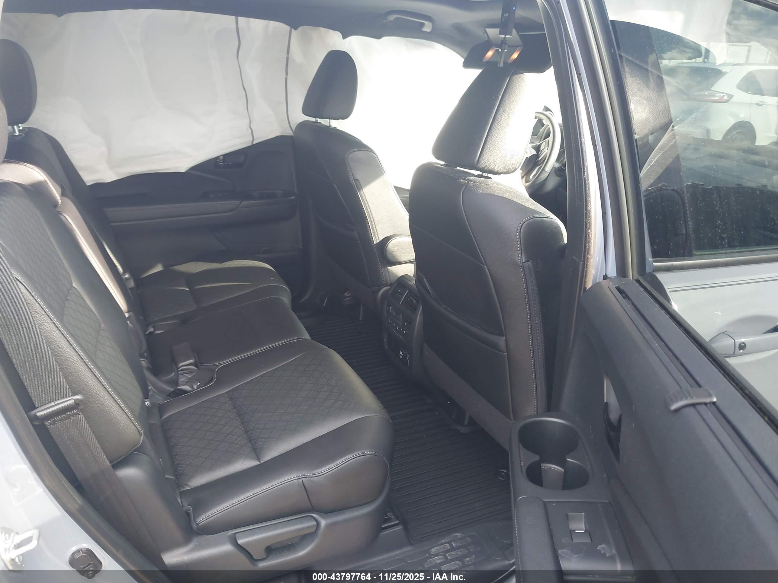 HONDA PASSPORT image 8