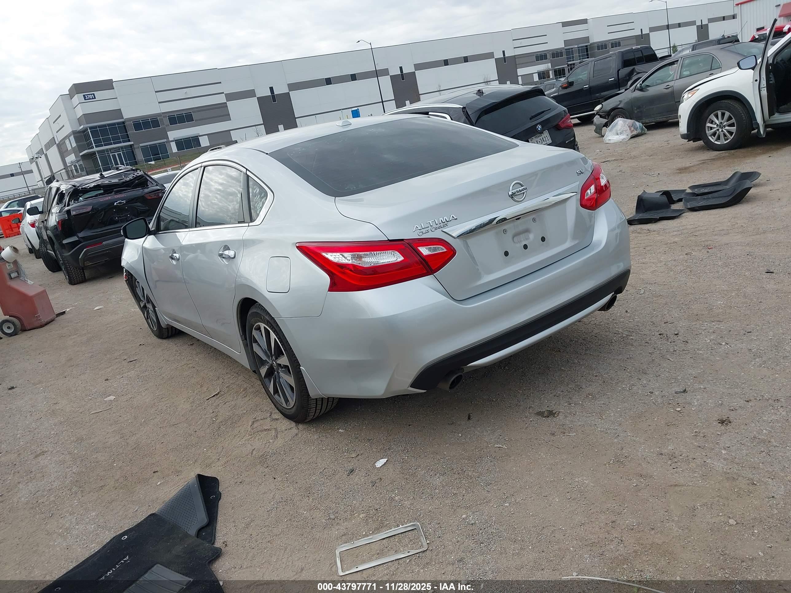 NISSAN ALTIMA image 3