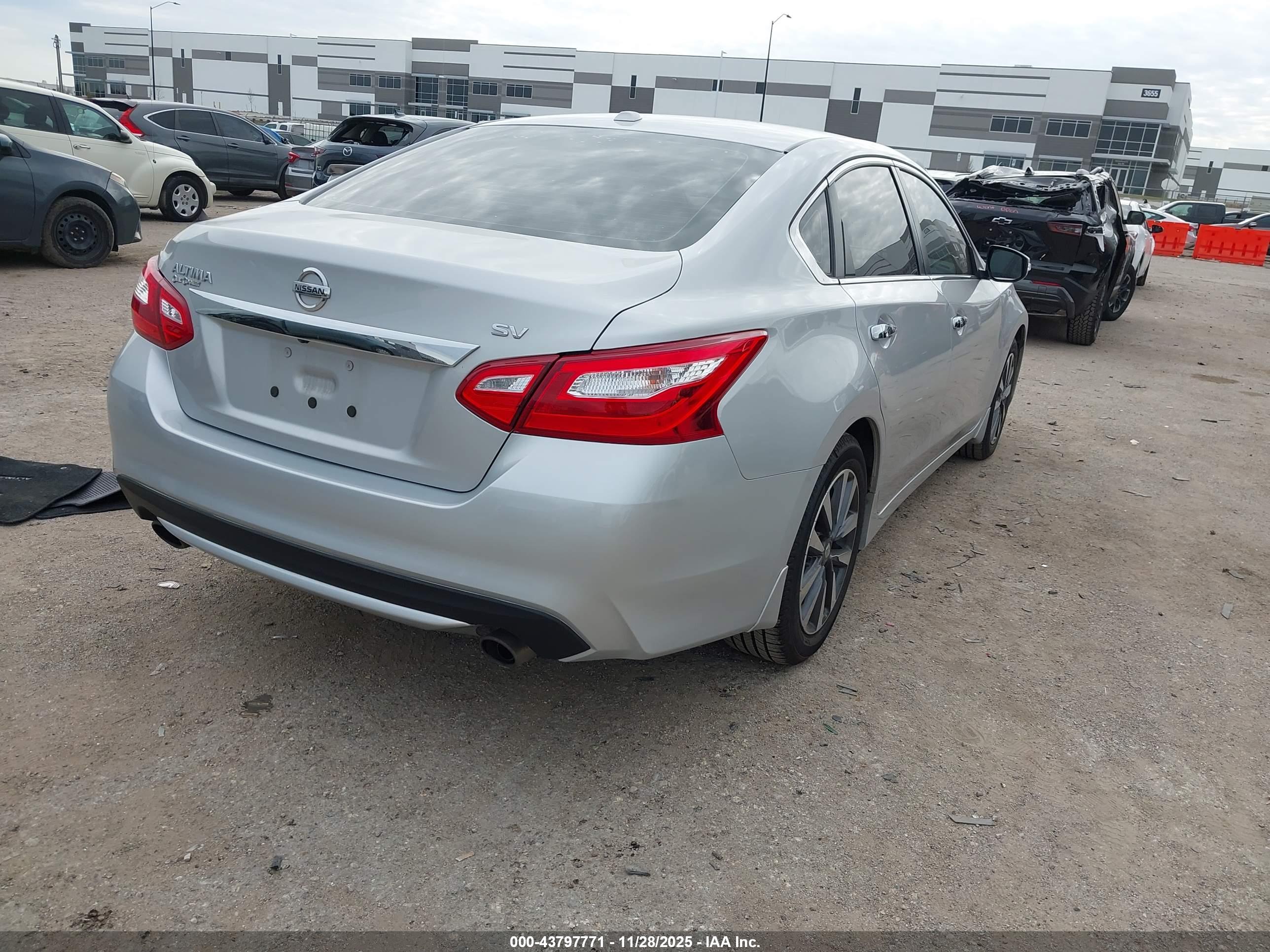 NISSAN ALTIMA image 4