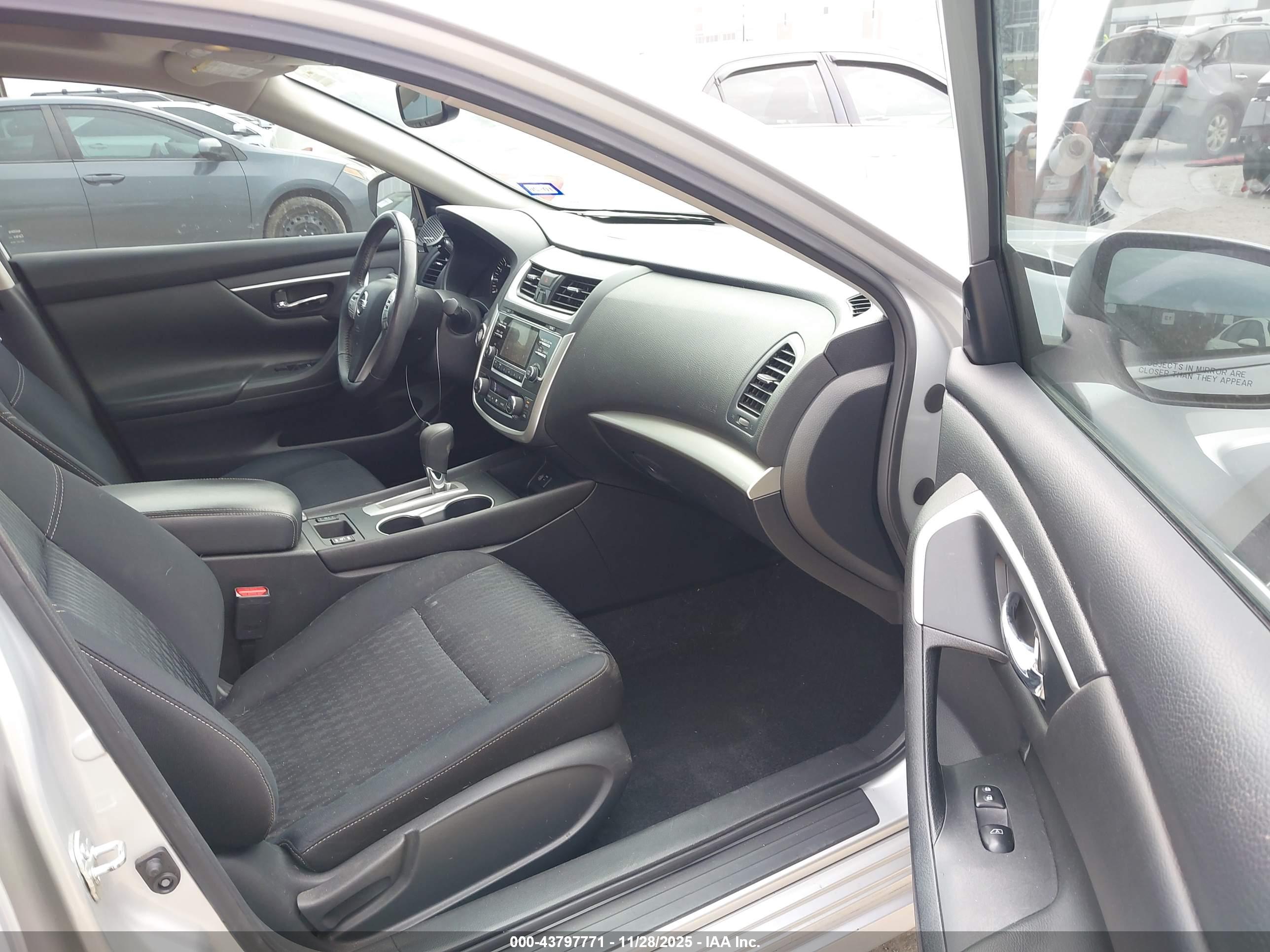 NISSAN ALTIMA image 5