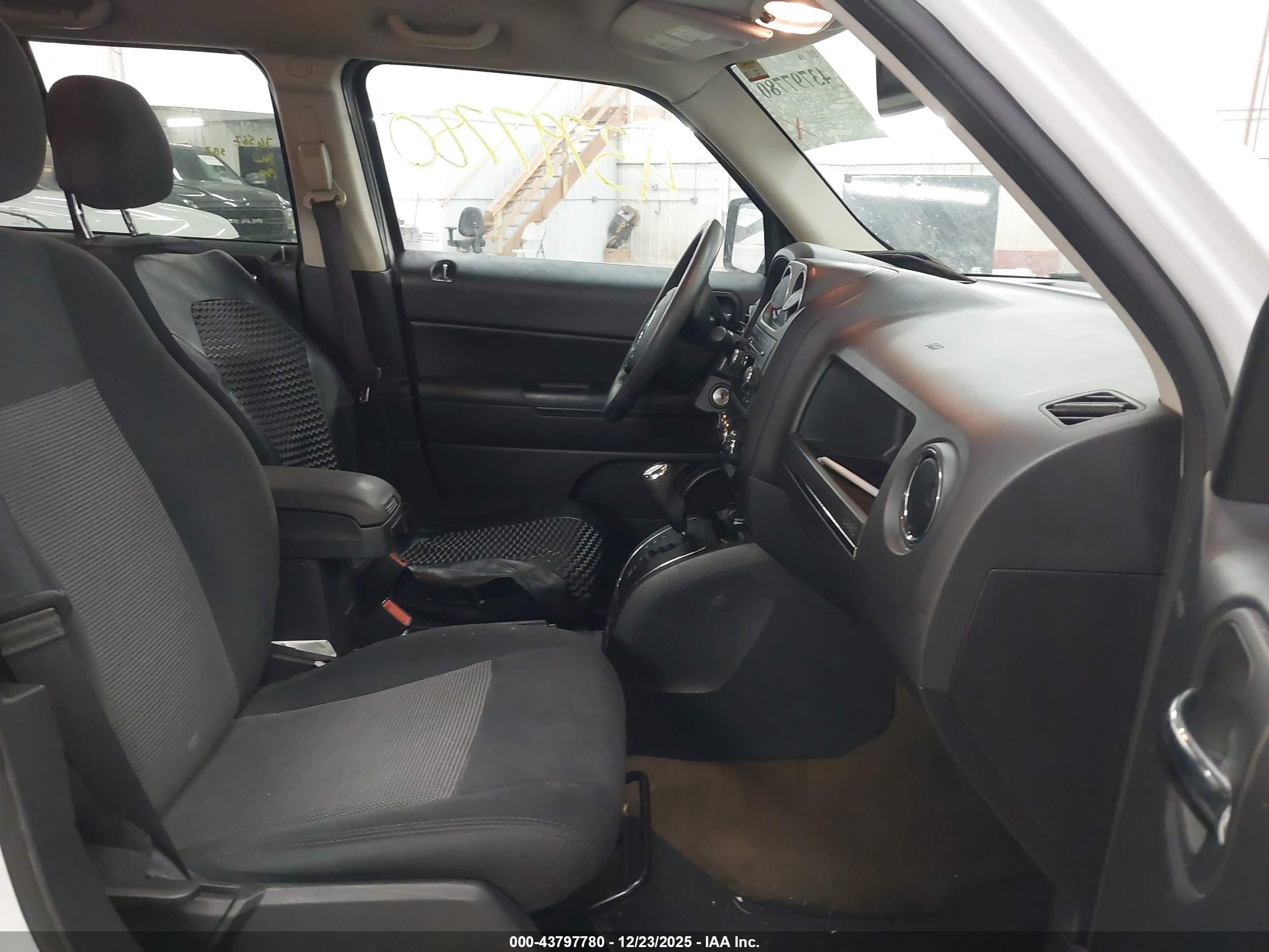 JEEP PATRIOT image 5