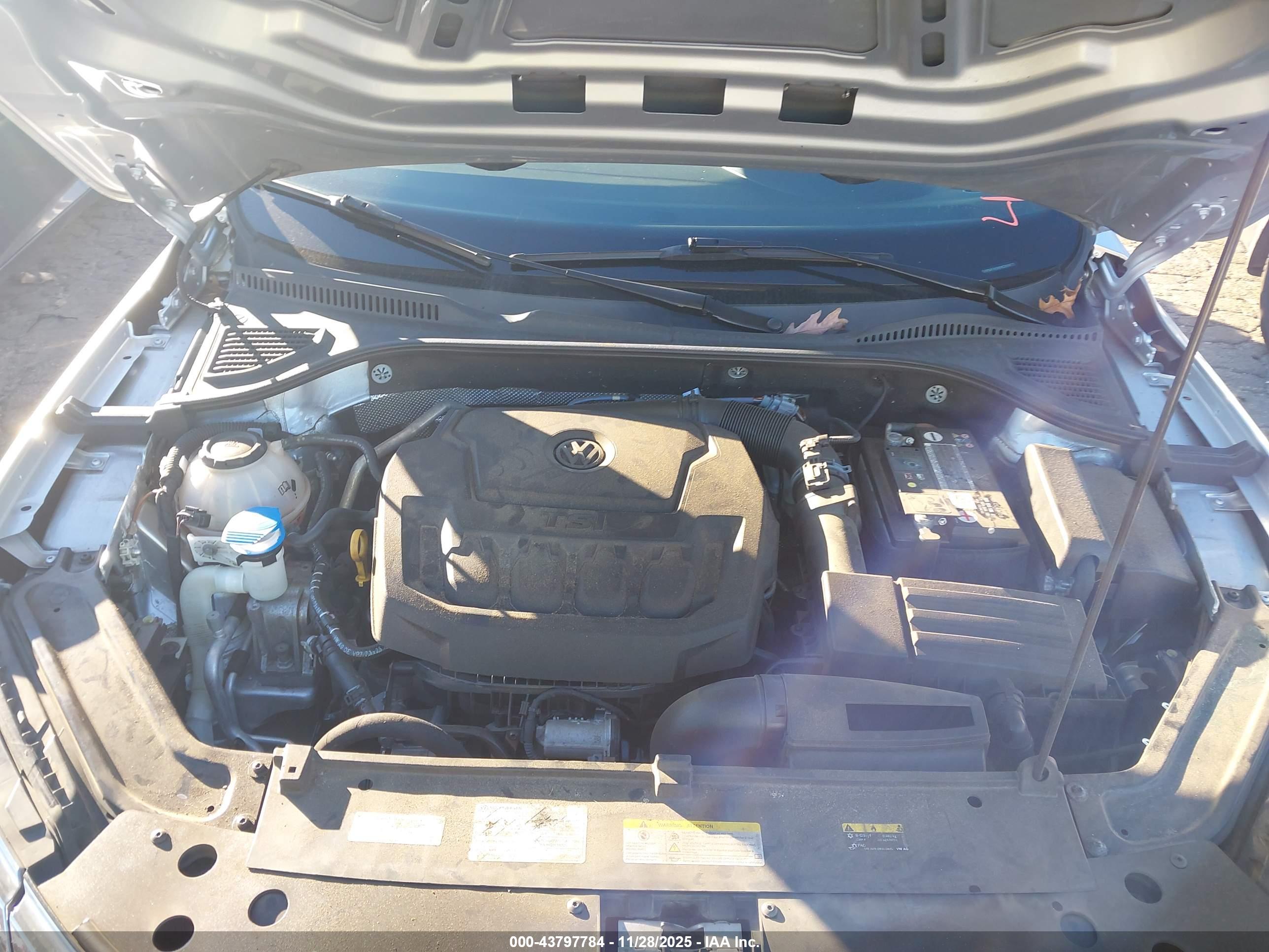 VOLKSWAGEN PASSAT image 10