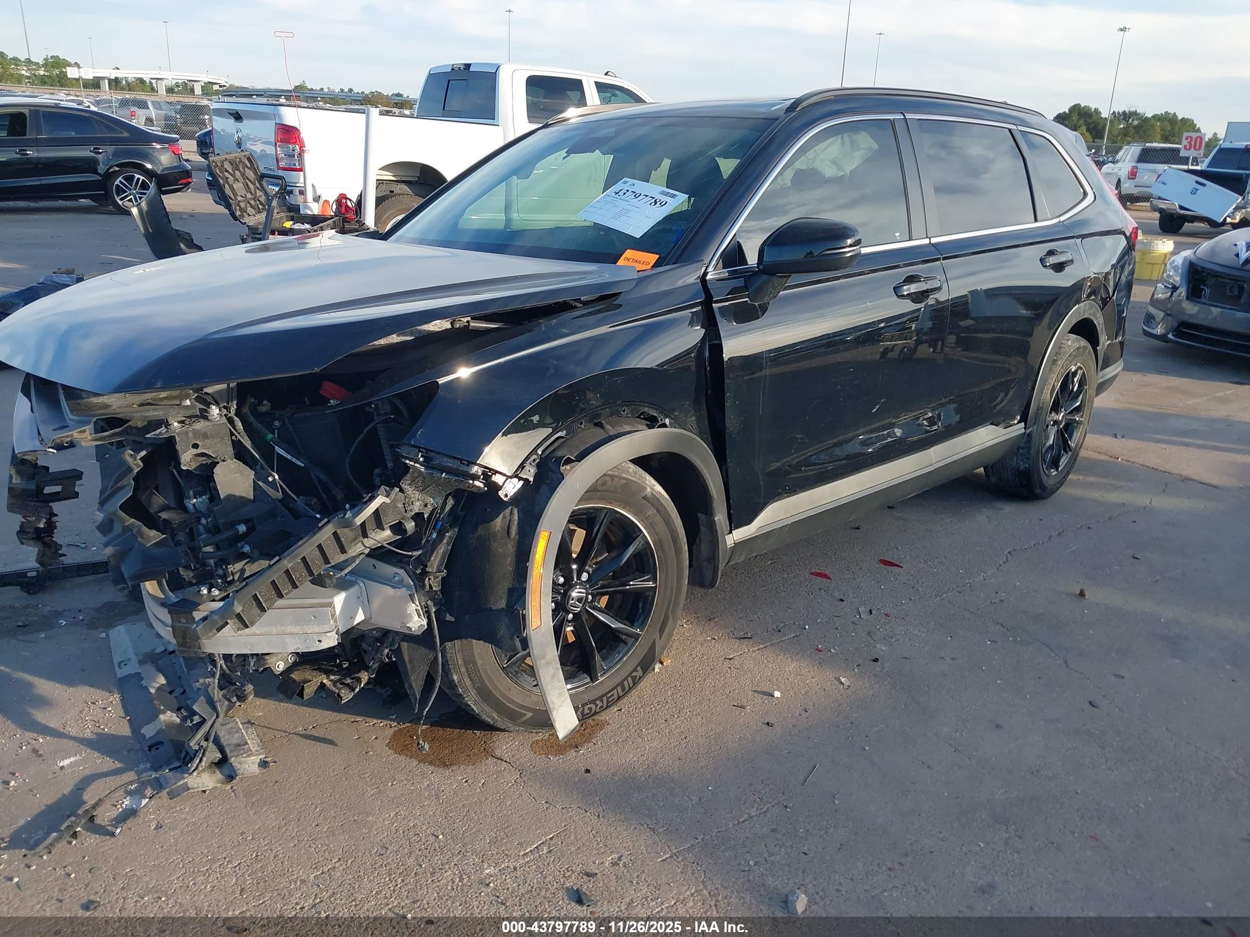 HONDA CR-V image 2